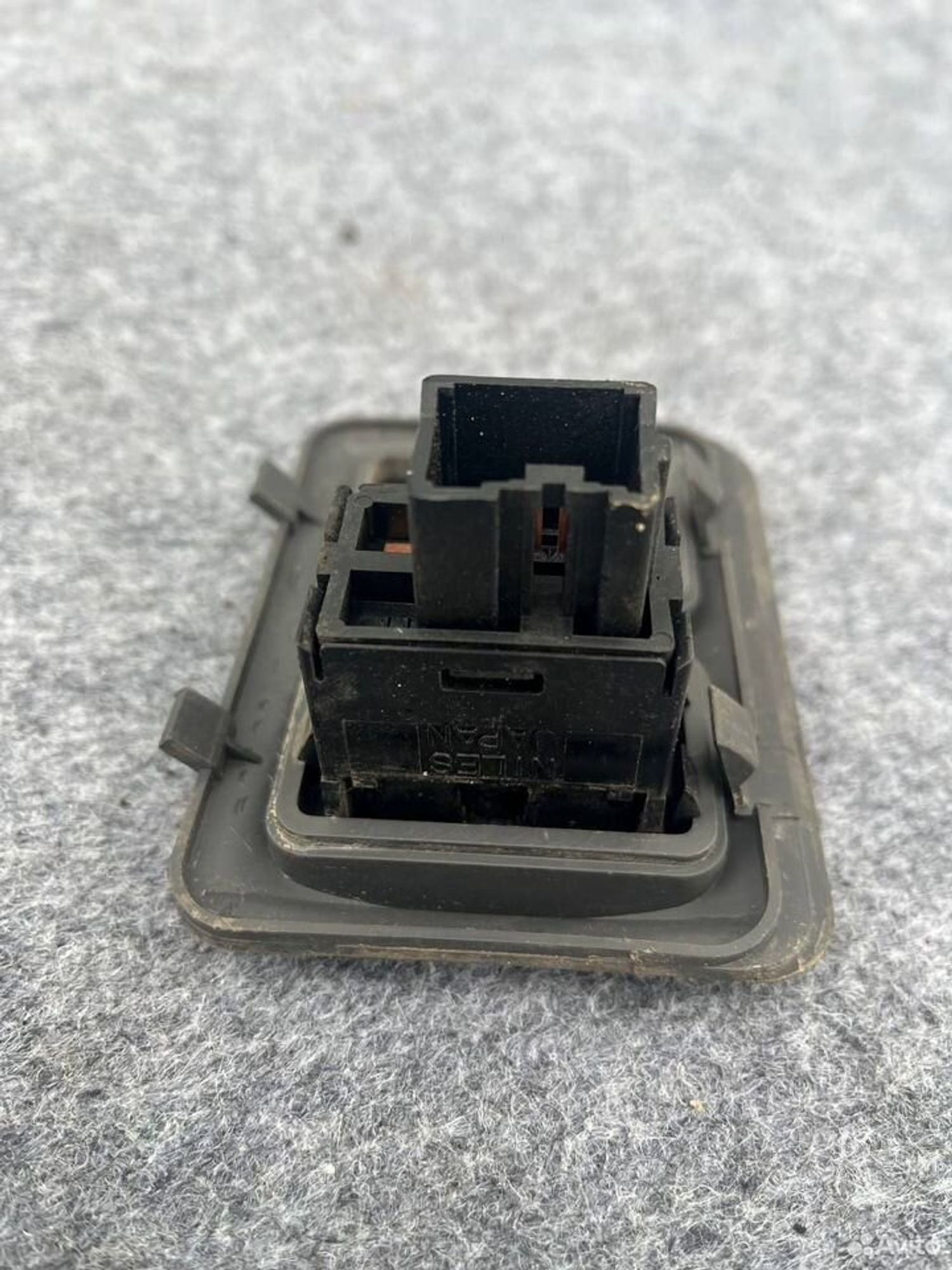 Кнопка режима подвески Mitsubishi Pajero 2, 1000 рублей, Семиозерка