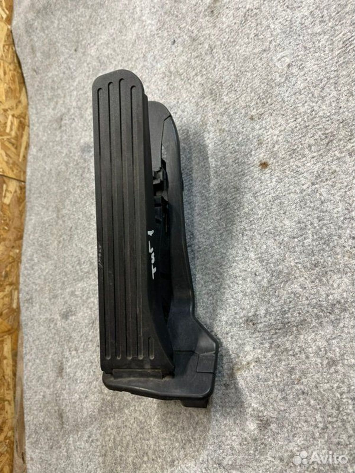 Педаль газа Volkswagen Tiguan SUV NF CAW 2011, 3000 рублей, Семиозерка