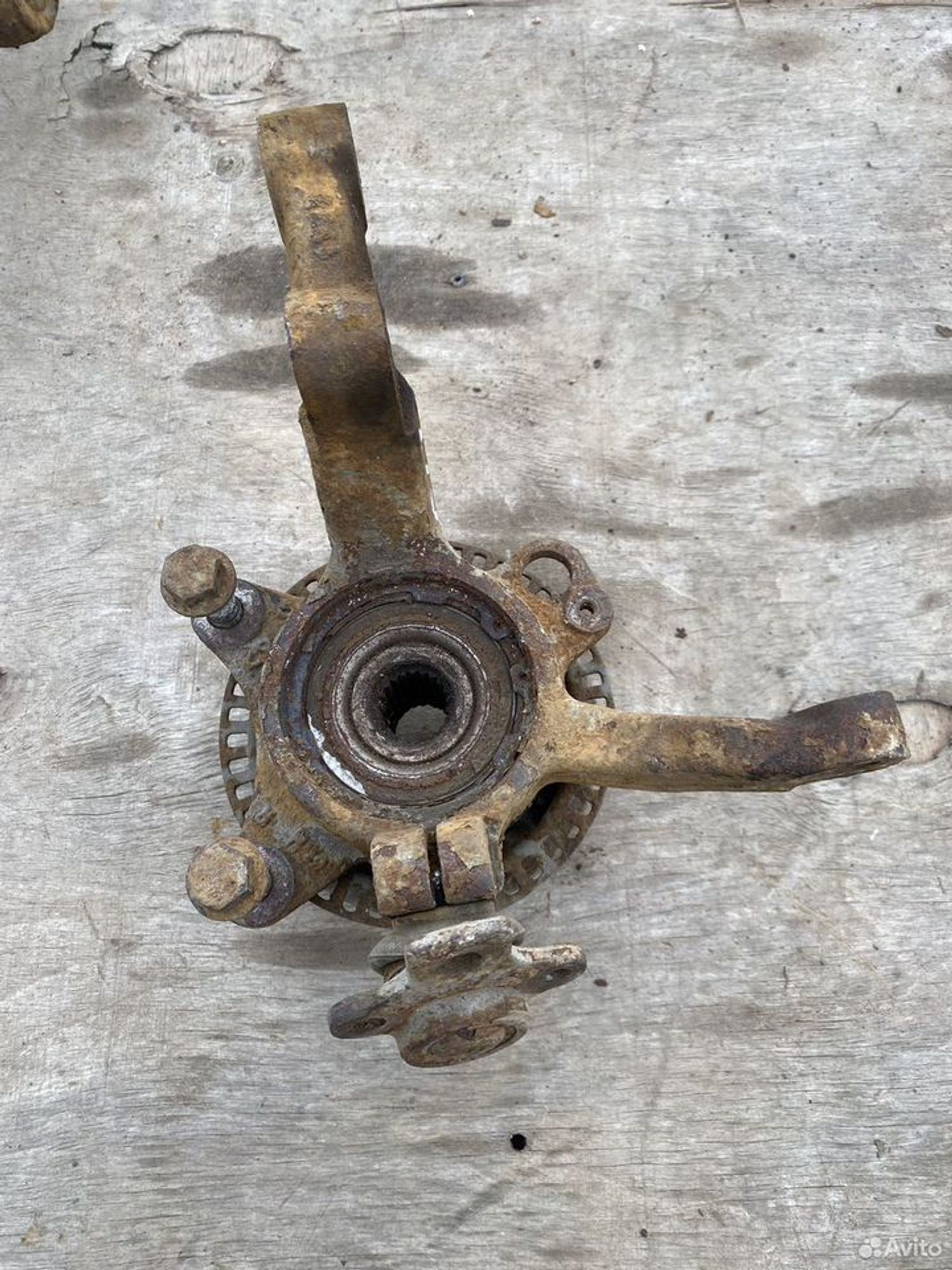 Поворотный кулак ступица правая chery bonus, 1800 рублей, Семиозерка