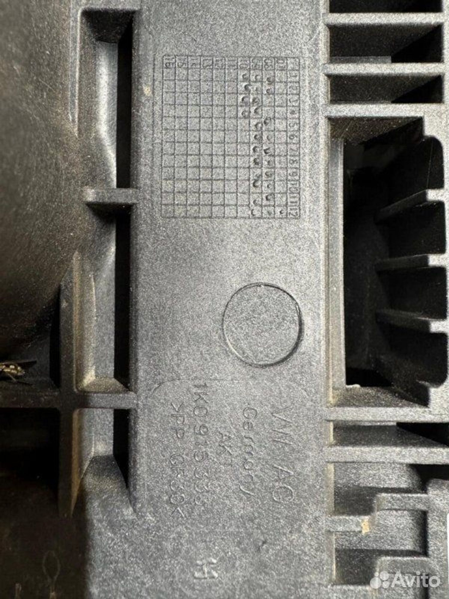 Площадка под АКБ Volkswagen Tiguan SUV NF CAW 2011, 1000 рублей, Семиозерка