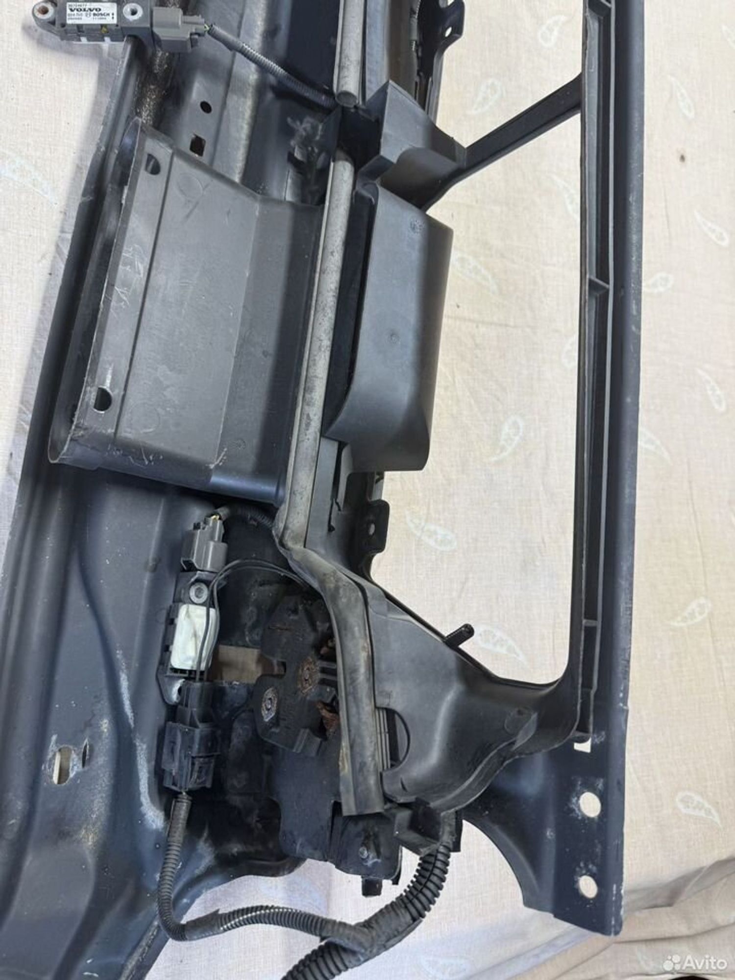 Планка телевизора Volvo s60 xc 70, 5000 рублей, Семиозерка