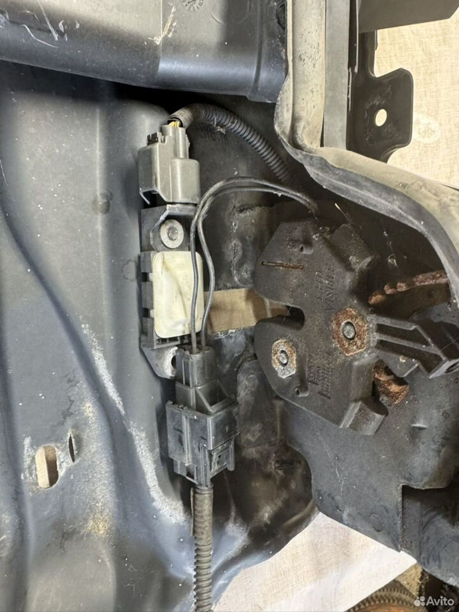 Планка телевизора Volvo s60 xc 70, 5000 рублей, Семиозерка