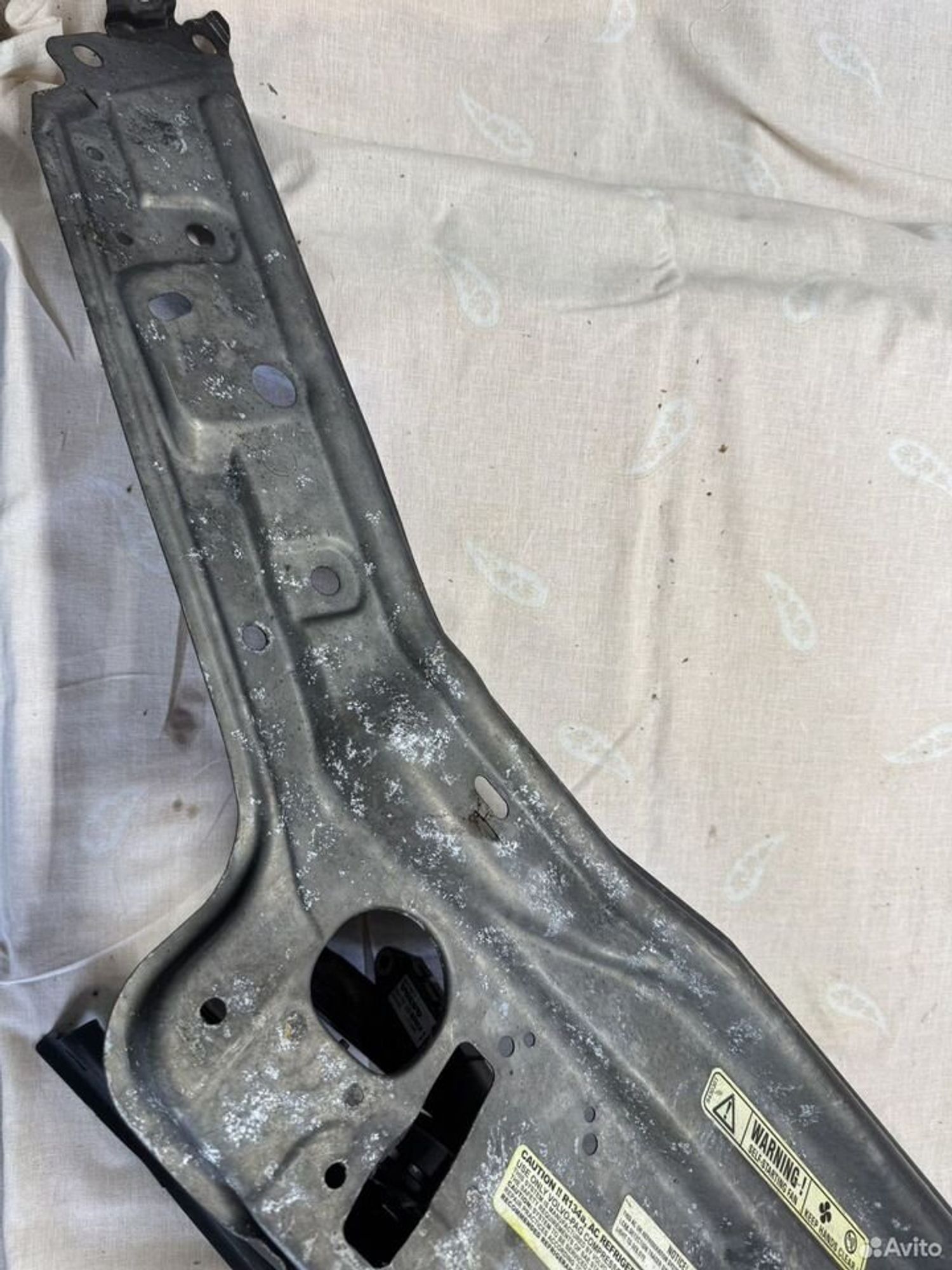 Планка телевизора Volvo s60 xc 70, 5000 рублей, Семиозерка