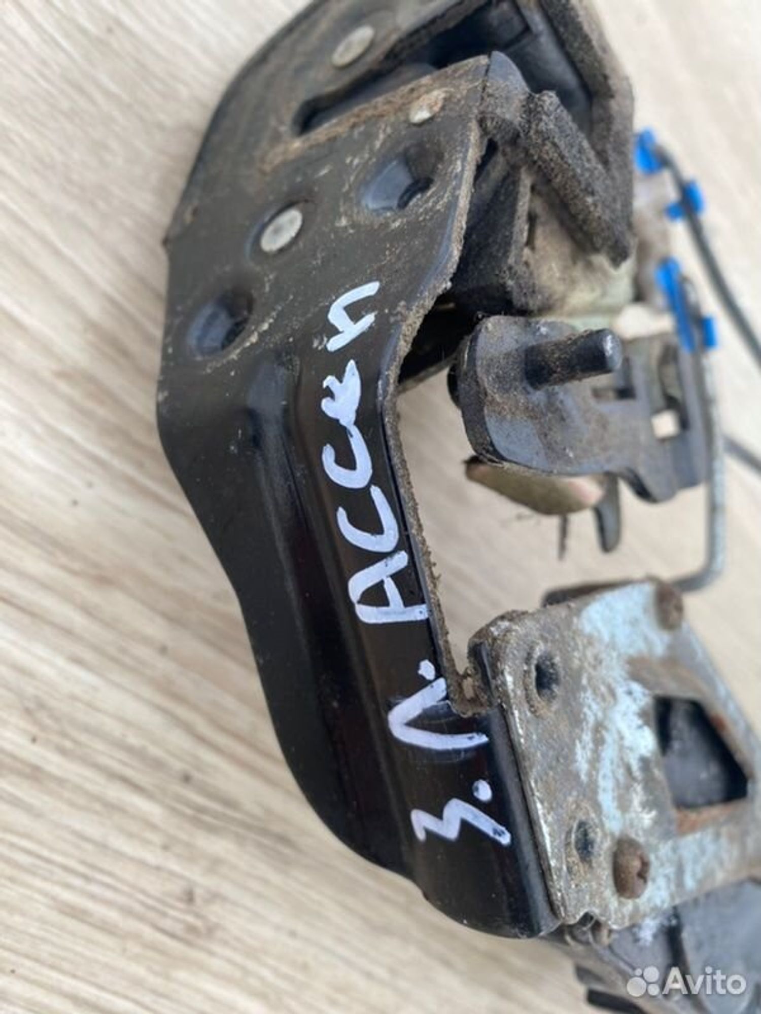 Замок боковой двери задний левый Hyundai Accent, 1000 рублей, Семиозерка