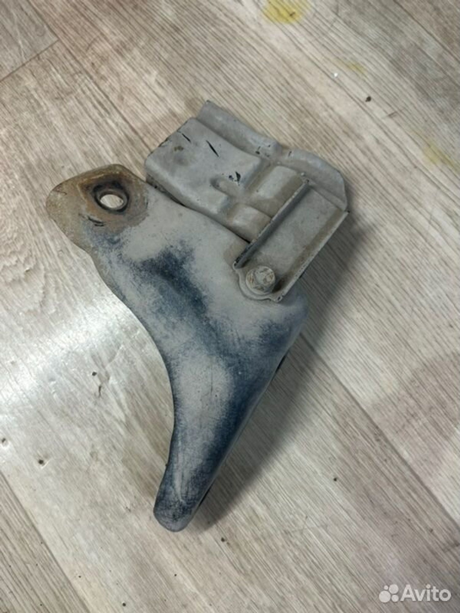 Крепление коллектора выпускного Kia Ceed JD G4FG, 1000 рублей, Семиозерка