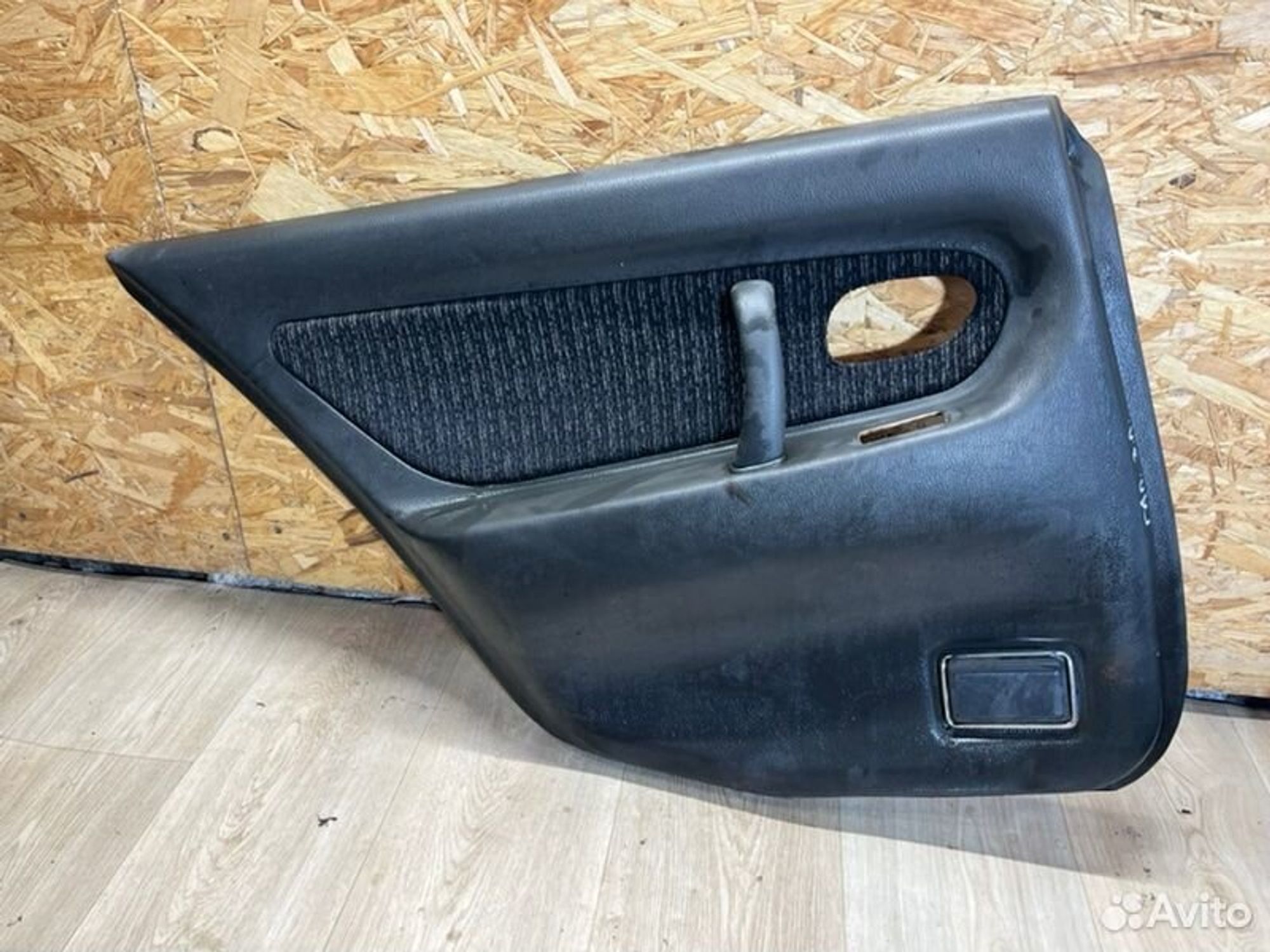 Общивка двери заднее левое Mitsubishi Galant E54A, 1000 рублей, Семиозерка