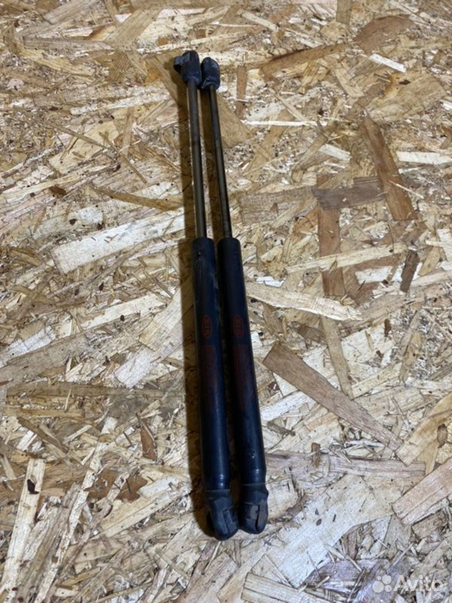 Упор крышки багажника Kia Picanto 2 G4LA 2013, 500 рублей, Семиозерка