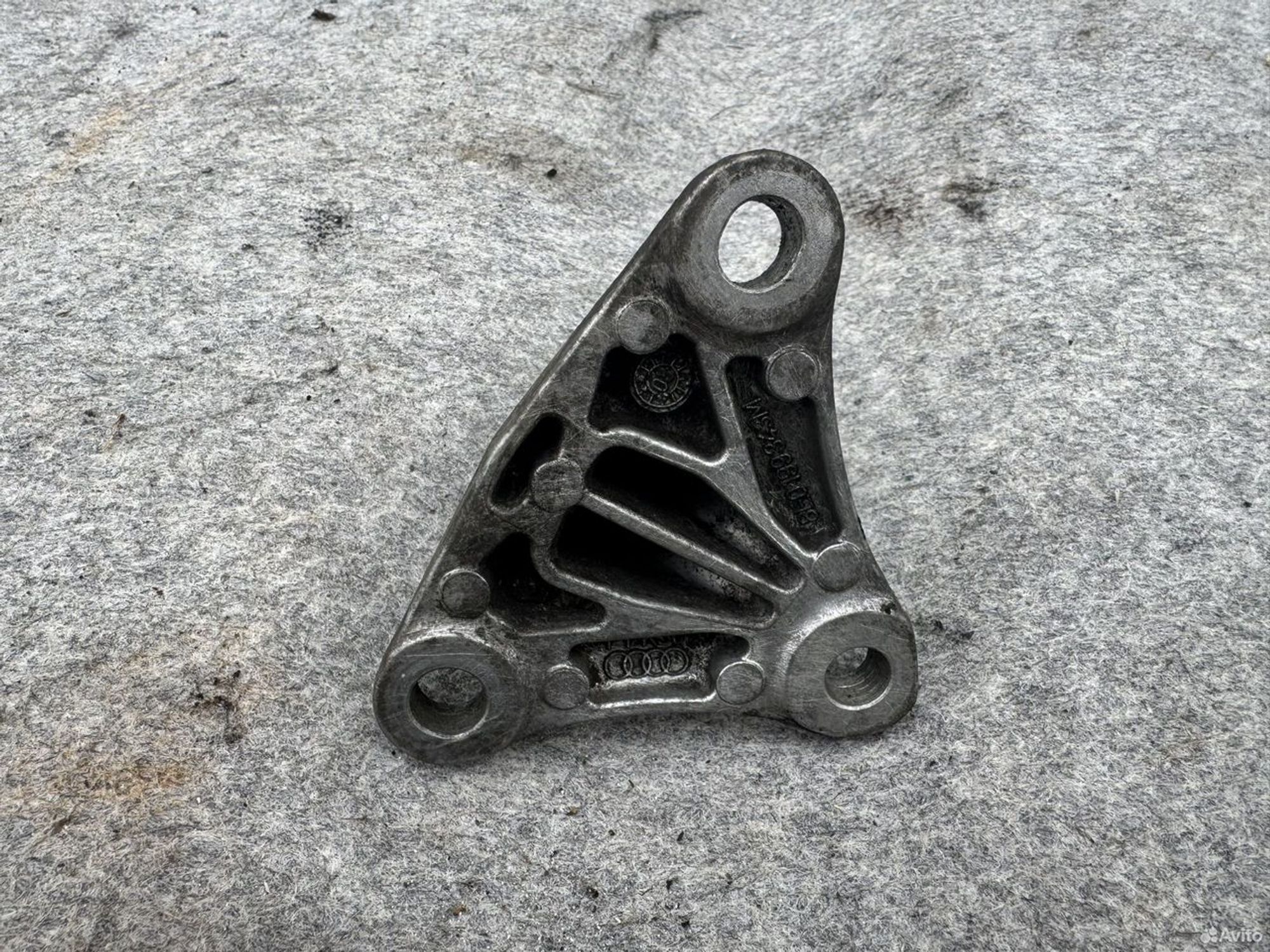 Кронштейн опоры двигателя Audi A4 S4, 1200 рублей, Семиозерка