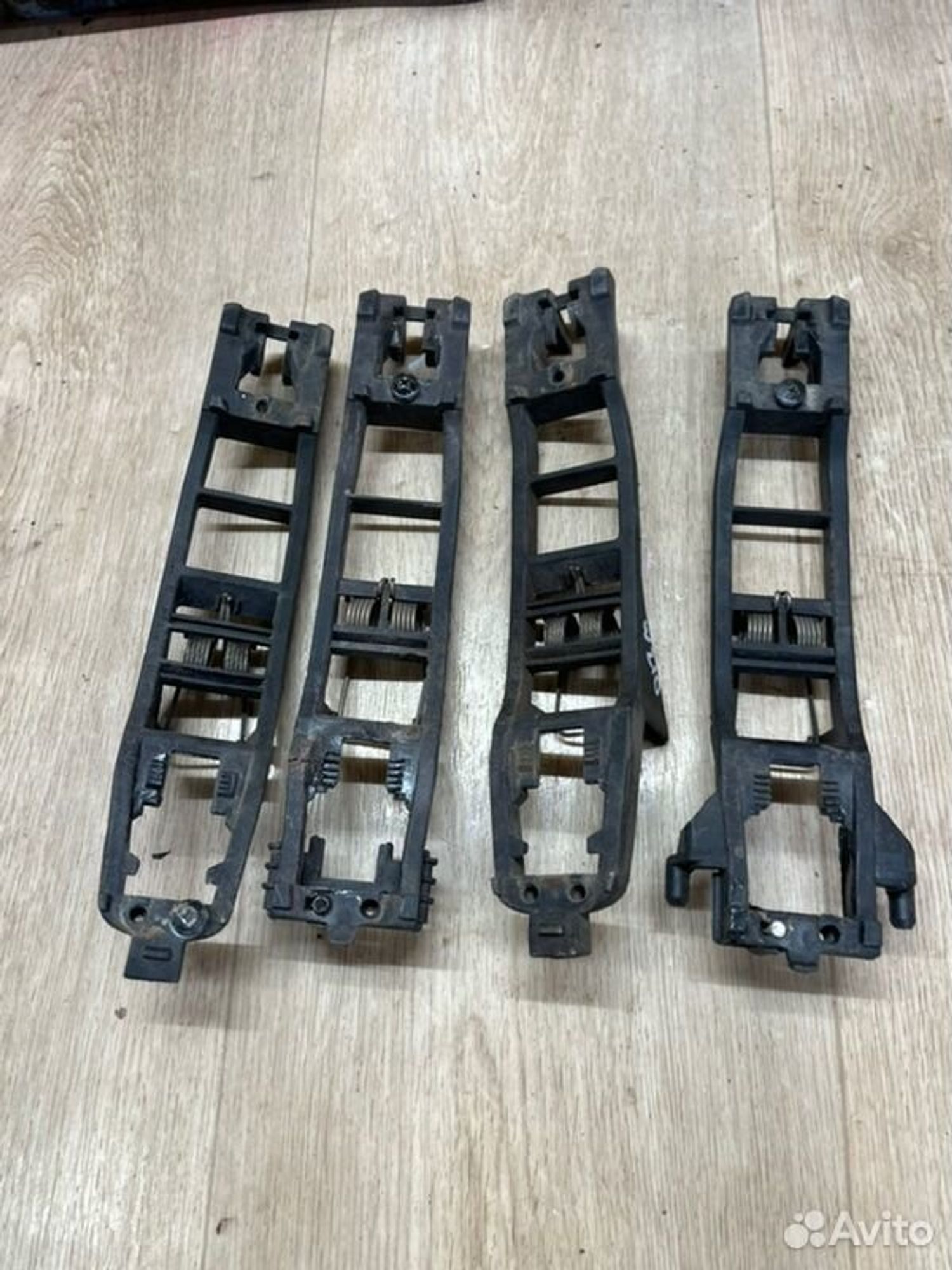 Кронштейн ручки двери Mercedes E240 W210 M112911, 1000 рублей, Семиозерка