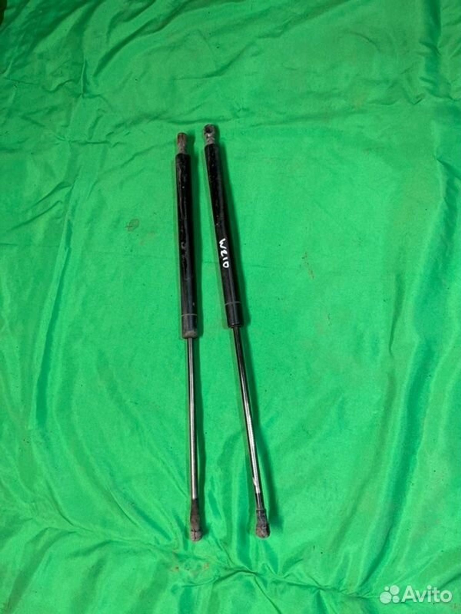 Упор капота Mercedes E240 W210 M112911 1998, 1600 рублей, Семиозерка