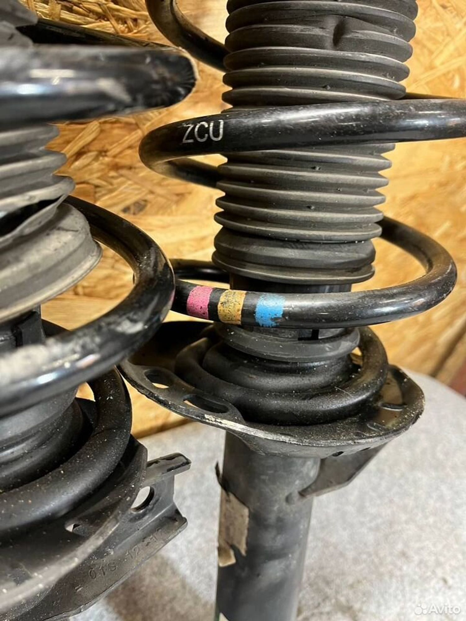 Стойка передняя левая Tiguan 09-17, 5000 рублей, Семиозерка