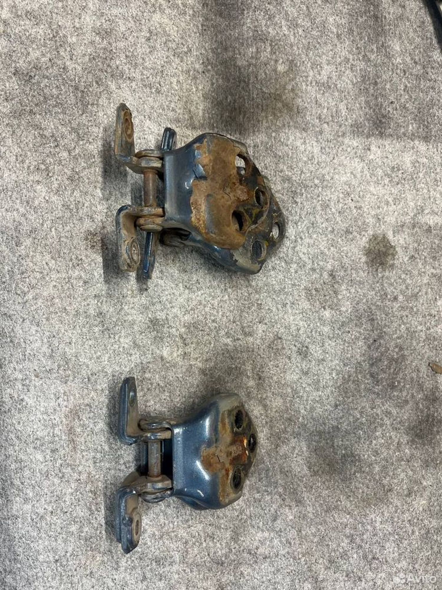 Петля двери mitsubishi pajero 1993, 1000 рублей, Семиозерка