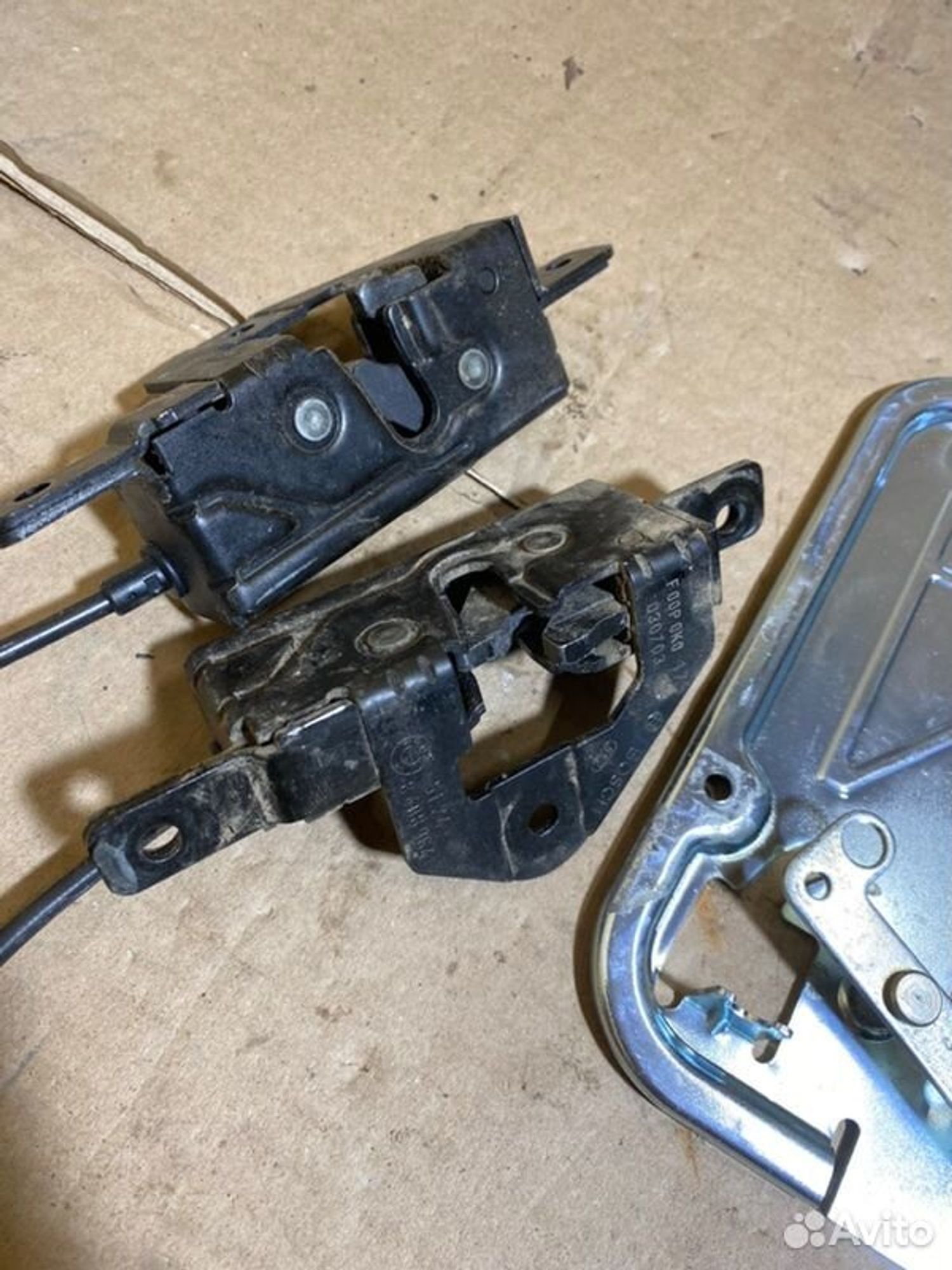 Замок багажника Bmw X5 E53 M57D30 2003, 3000 рублей, Семиозерка