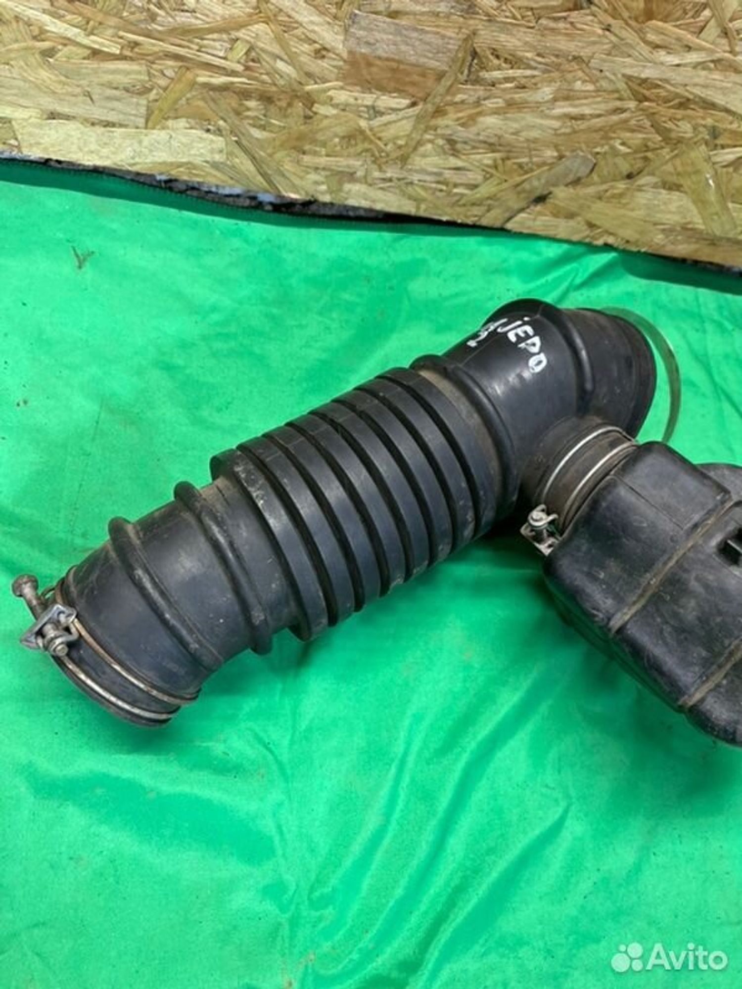 Патрубок впускной системы Mitsubishi Pajero 6G72, 1050 рублей, Семиозерка