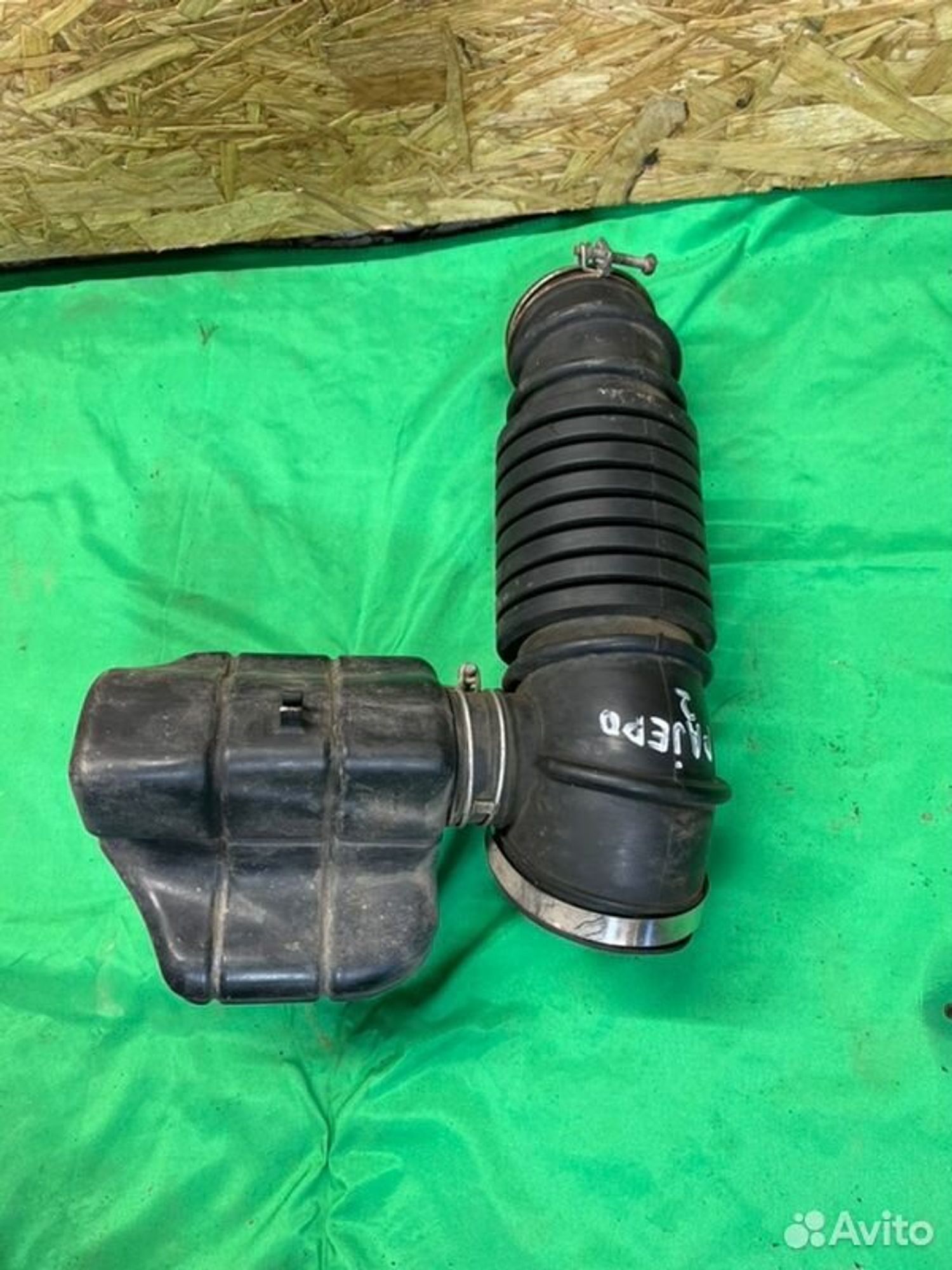 Патрубок впускной системы Mitsubishi Pajero 6G72, 1050 рублей, Семиозерка