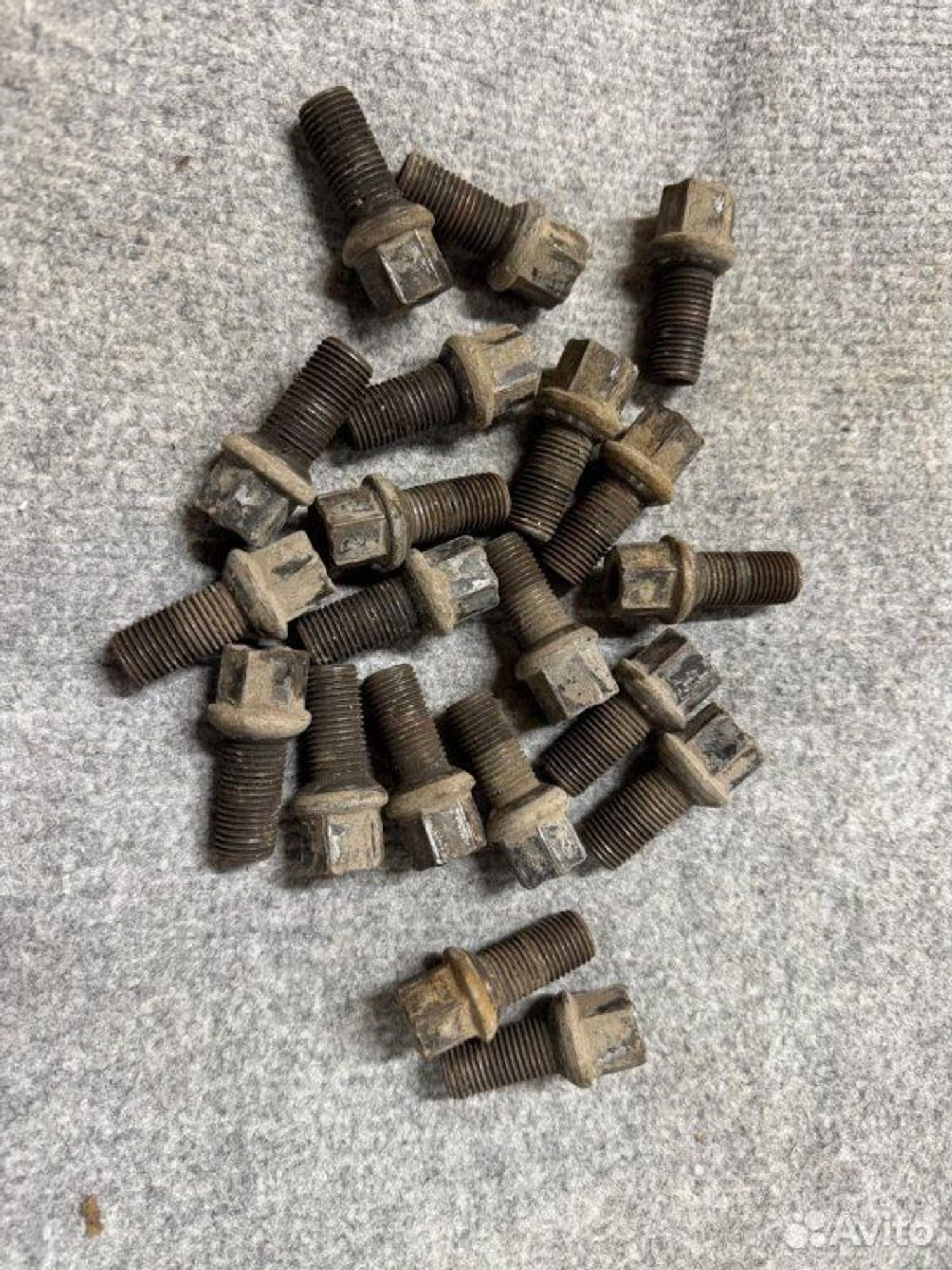 Гайка колесная Volkswagen Polo CFN 2012, 1000 рублей, Семиозерка