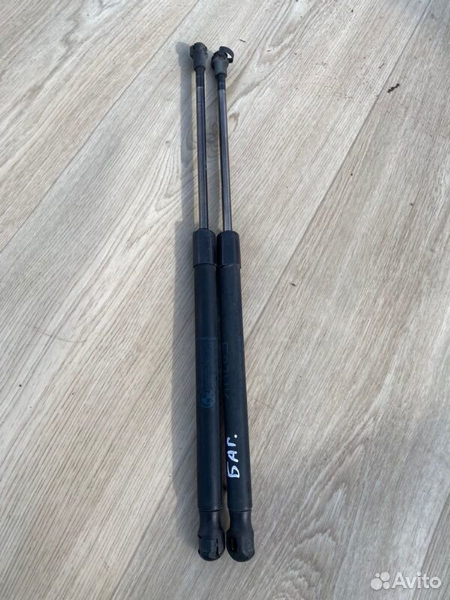 Упор крышки багажника Bmw 1 E87 M47D20 2006, 1500 рублей, Семиозерка