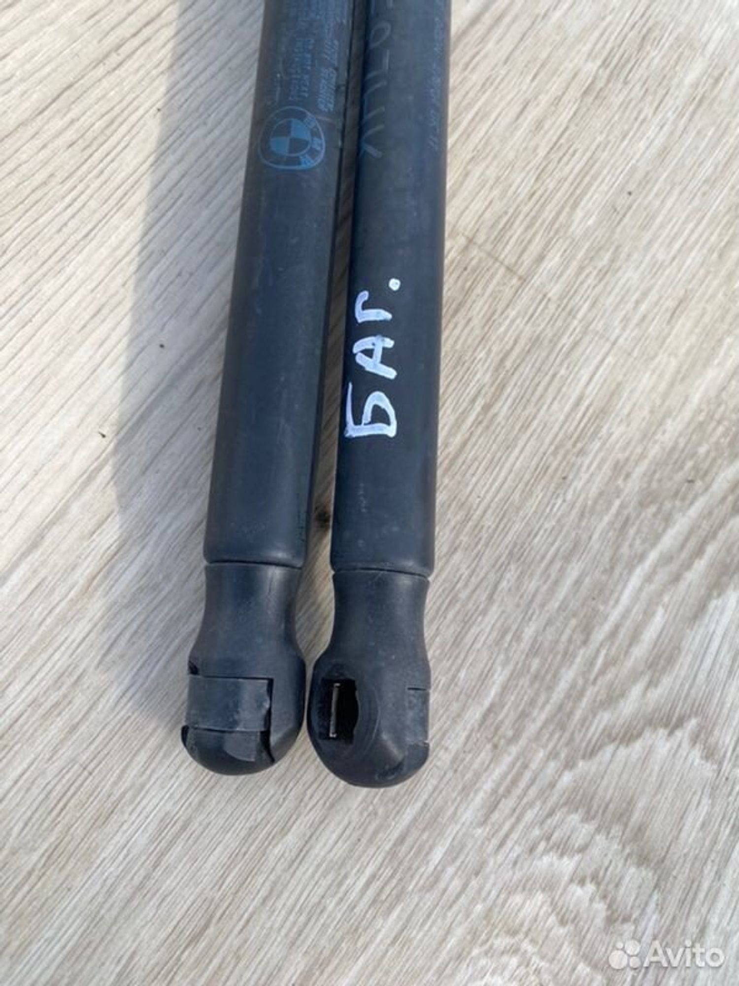 Упор крышки багажника Bmw 1 E87 M47D20 2006, 1500 рублей, Семиозерка