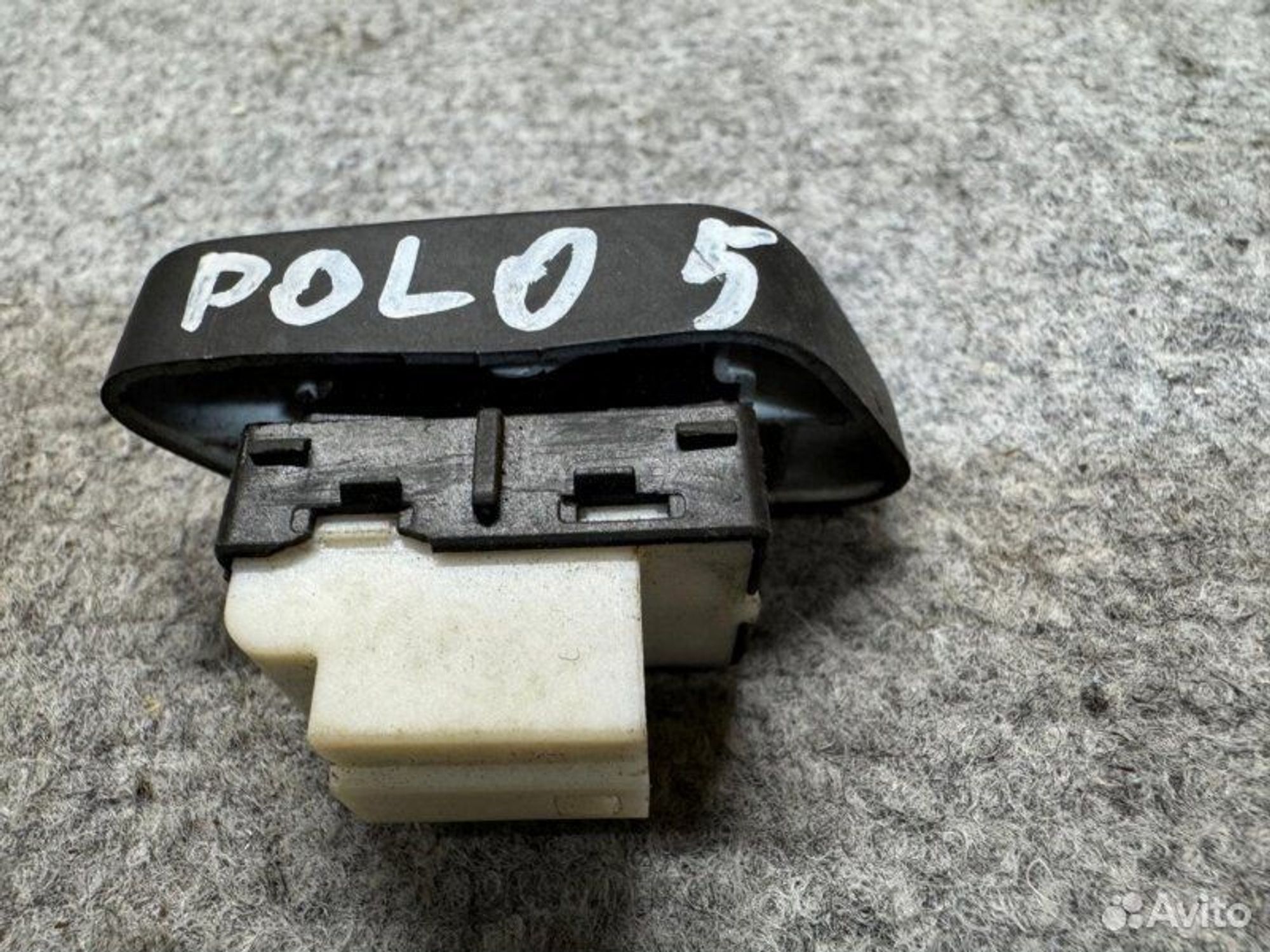 Кнопка центрального замка Volkswagen Polo CFN 2012, 900 рублей, Семиозерка