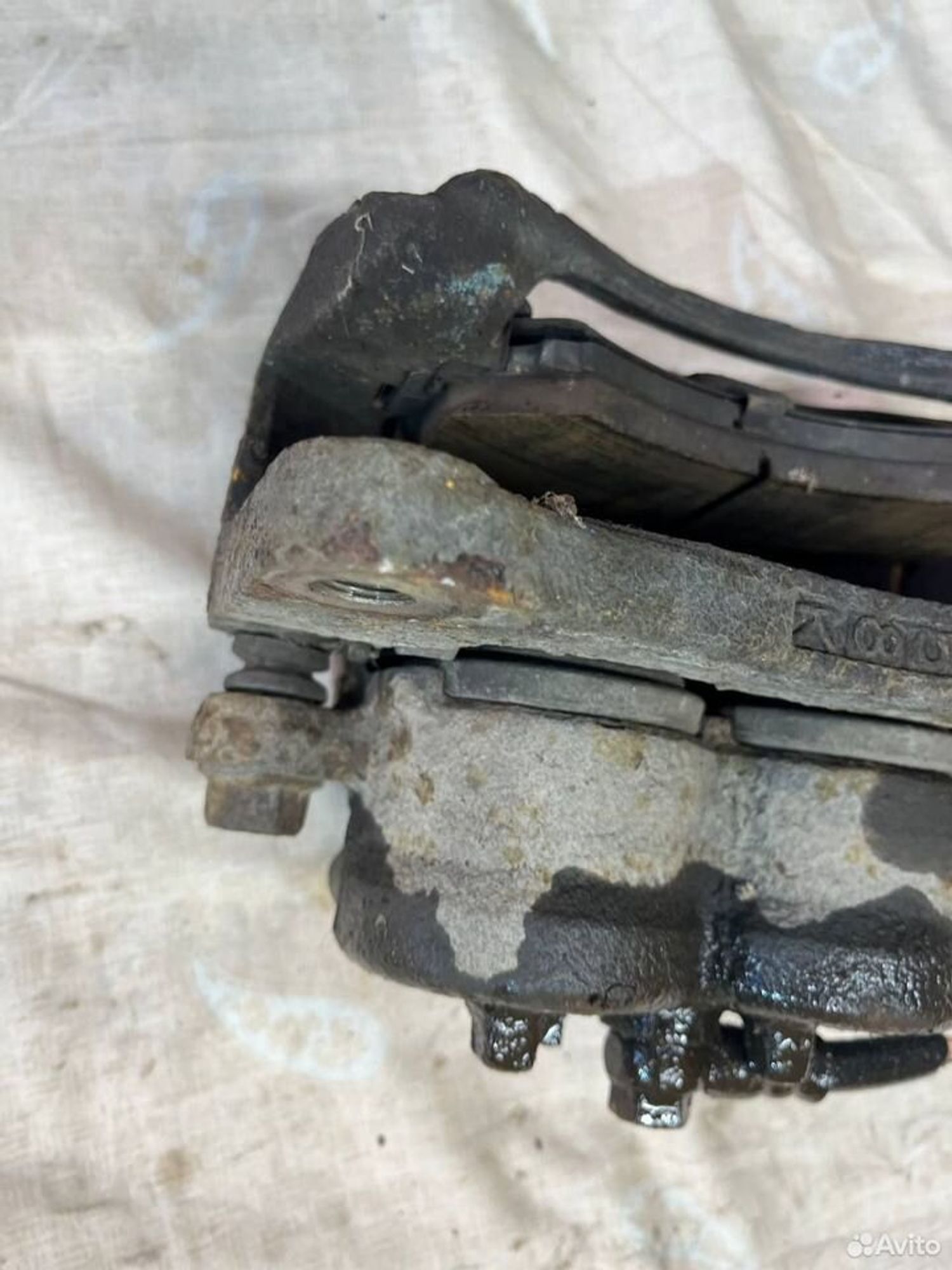 Суппорт передний правый Mitsubishi Pajero 3, 3500 рублей, Семиозерка