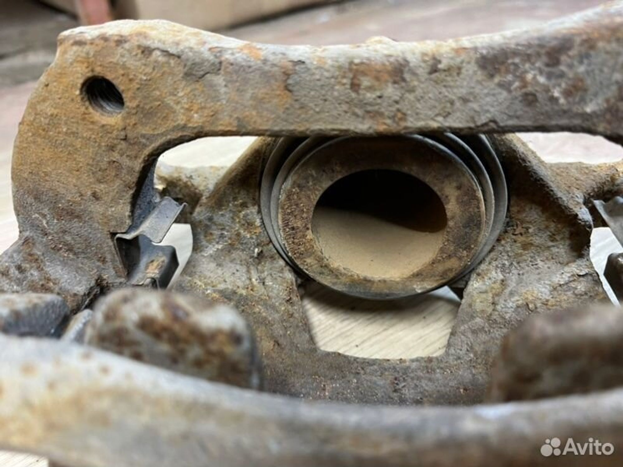 Суппорт тормозной передний левый Chevrolet Cruz, 2000 рублей, Семиозерка