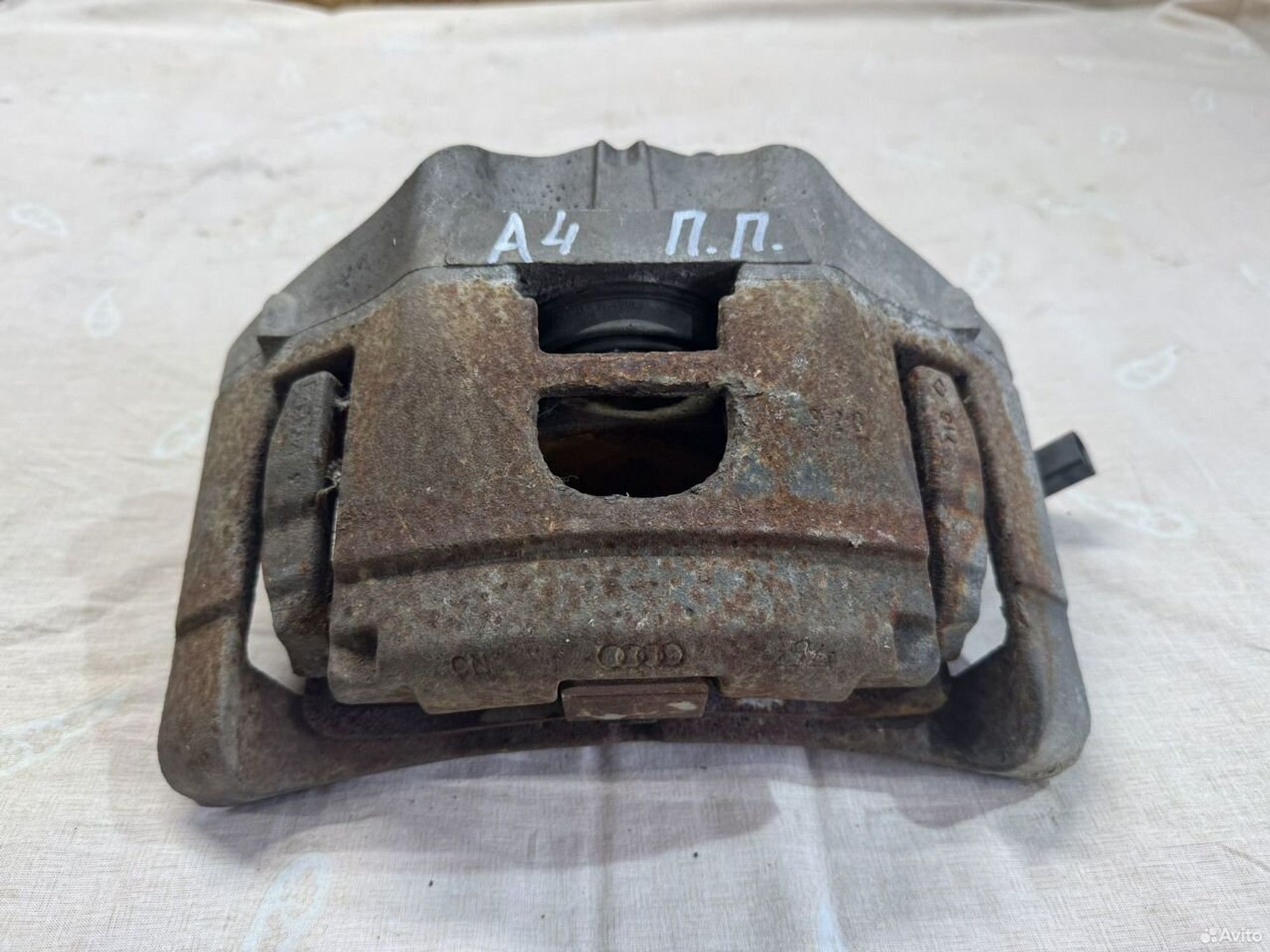 Суппорт тормозной передний правый Audi A4, 2200 рублей, Семиозерка