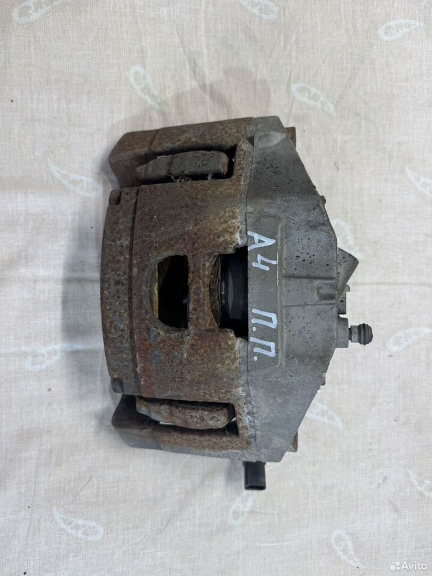 Суппорт тормозной передний правый Audi A4, 2200 рублей, Семиозерка