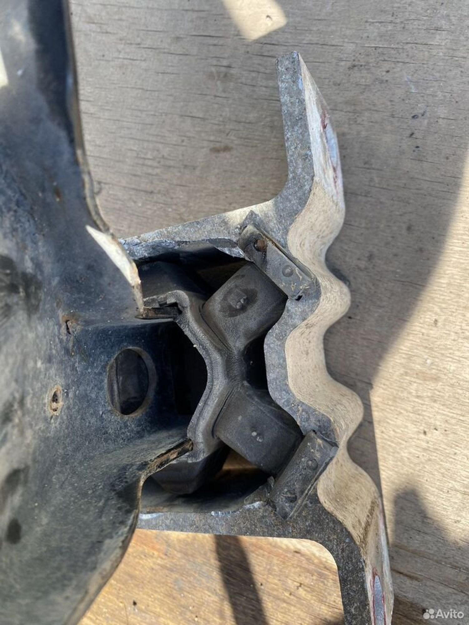 Подушка двигателя правая renault logan, 1000 рублей, Семиозерка