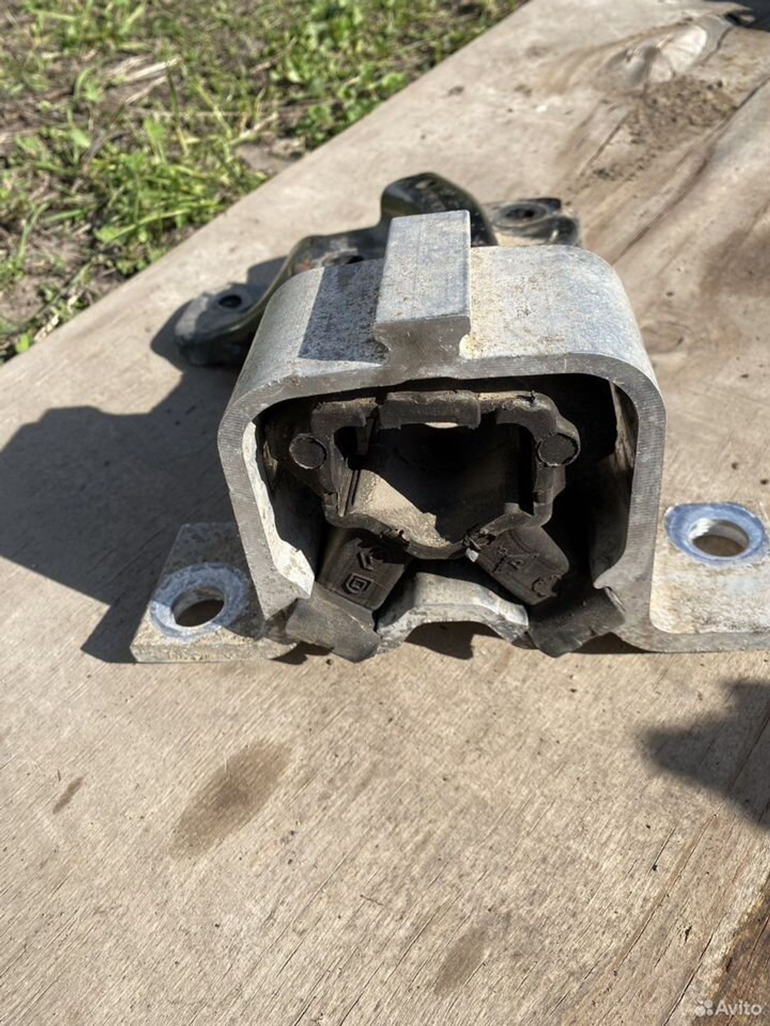 Подушка двигателя правая renault logan, 1000 рублей, Семиозерка