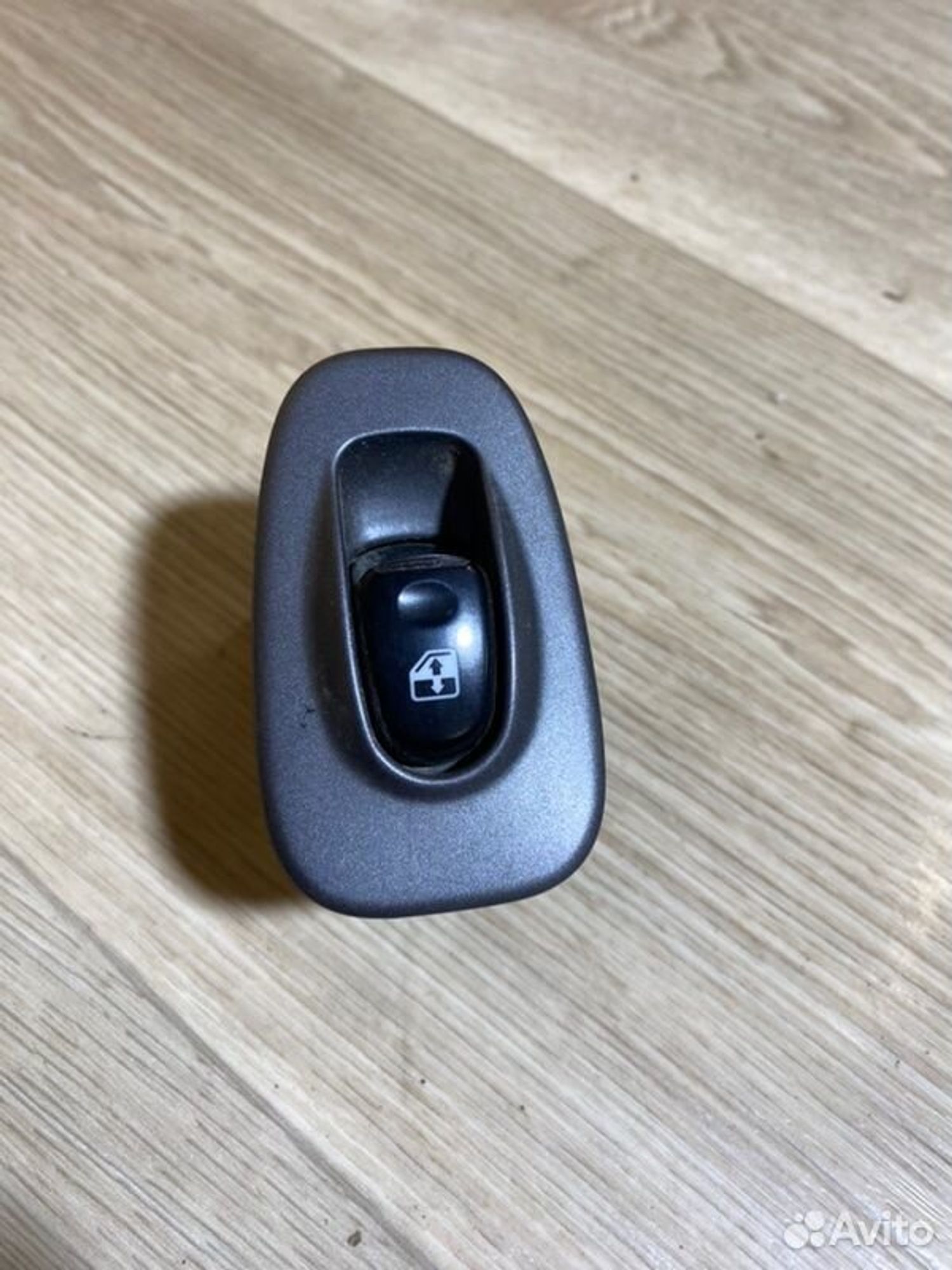 Кнопка стеклоподъемника задняя левая Hyundai, 800 рублей, Семиозерка