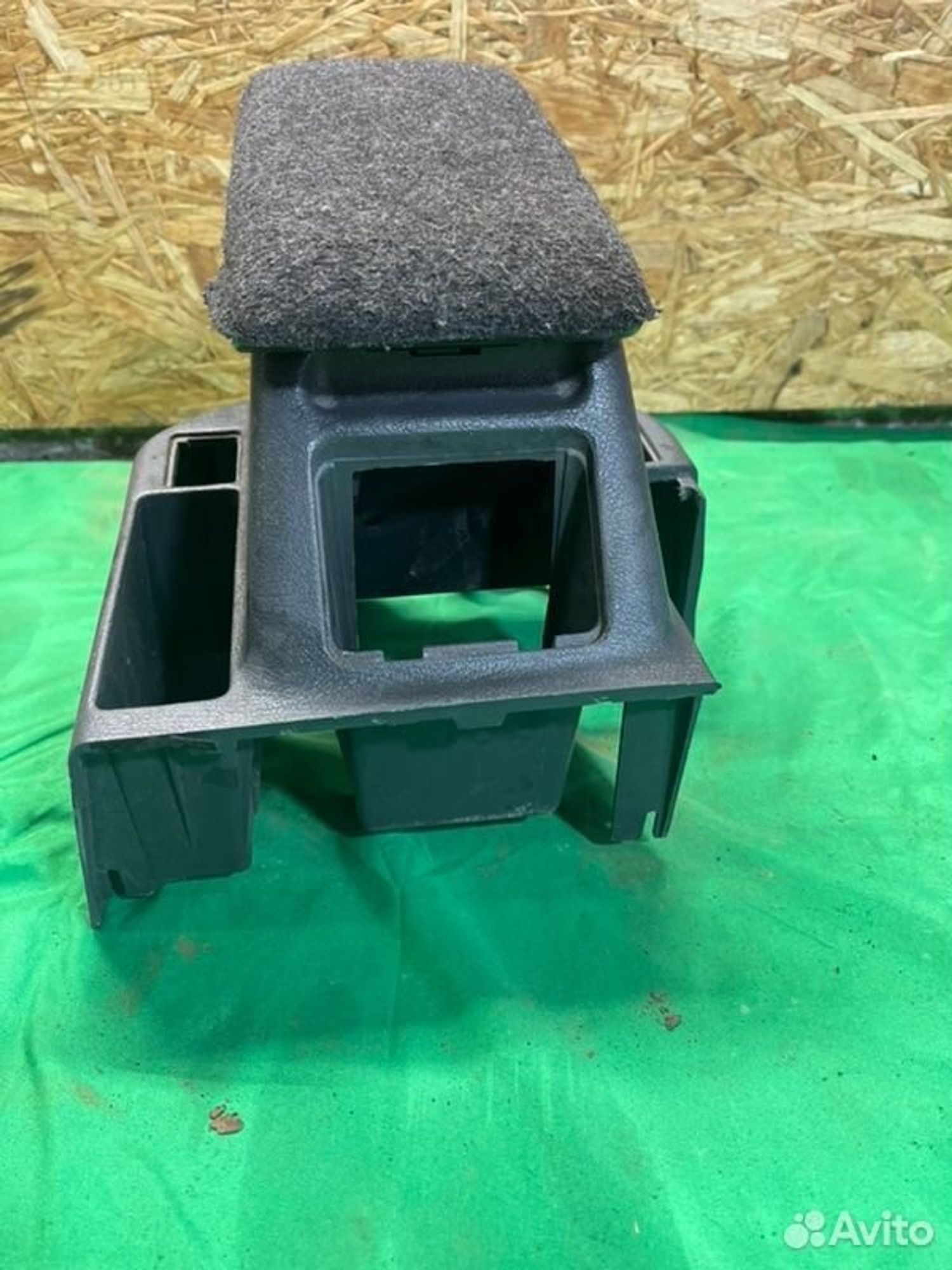 Подлокотник Mitsubishi Pajero 6G72 1993, 2200 рублей, Семиозерка