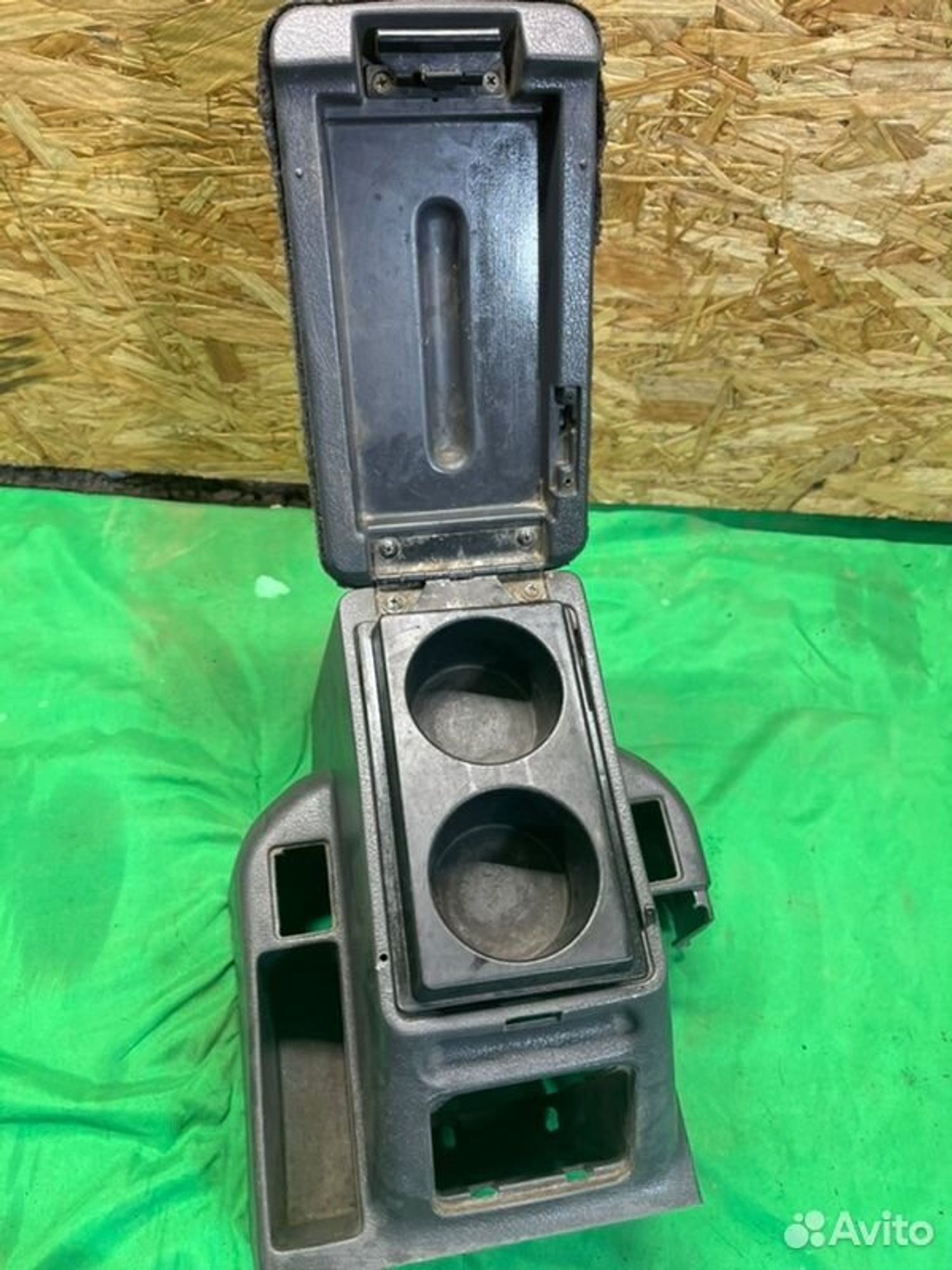 Подлокотник Mitsubishi Pajero 6G72 1993, 2200 рублей, Семиозерка