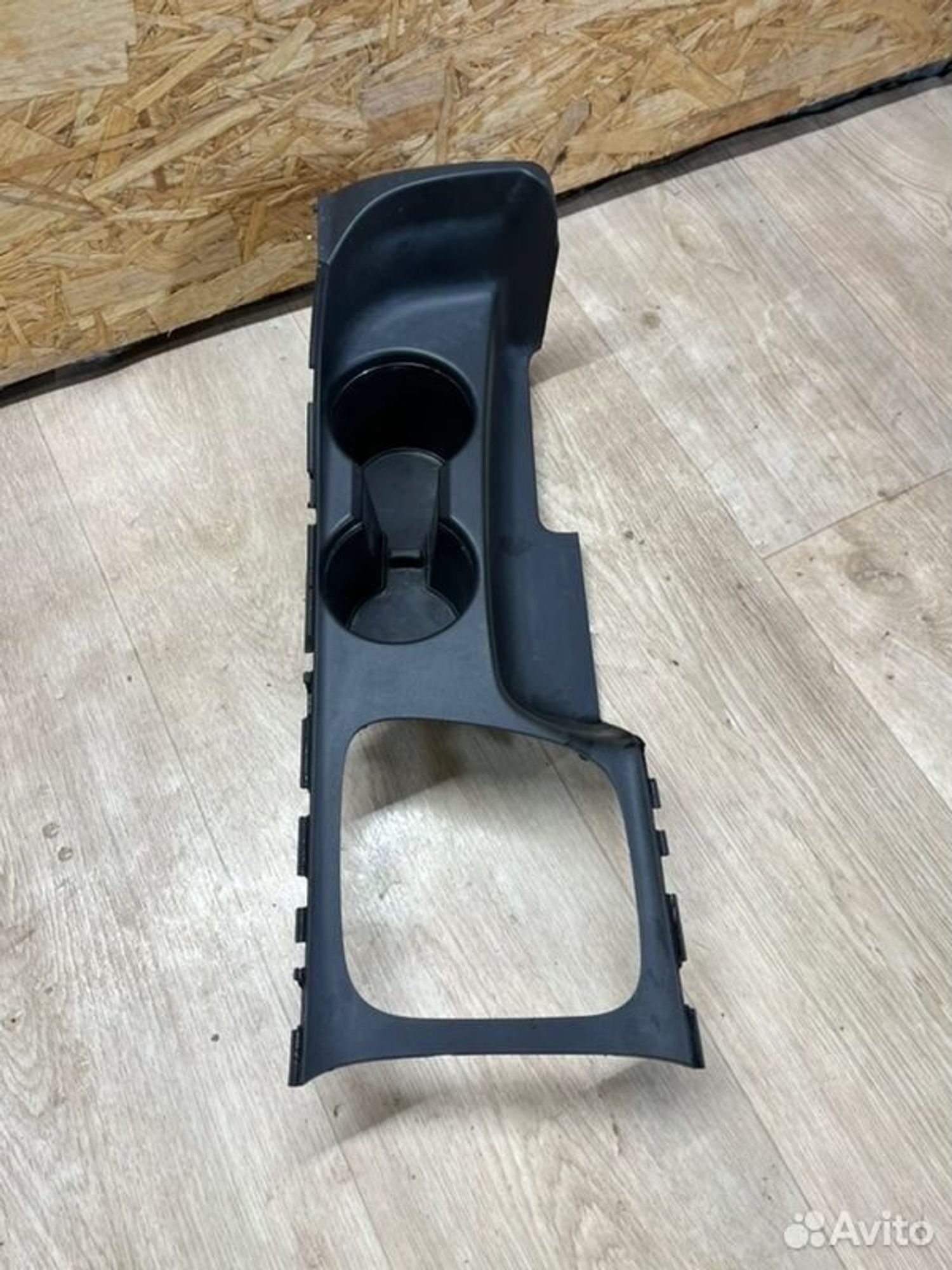 Подстаканник Kia Ceed JD G4FG 2013, 1500 рублей, Семиозерка