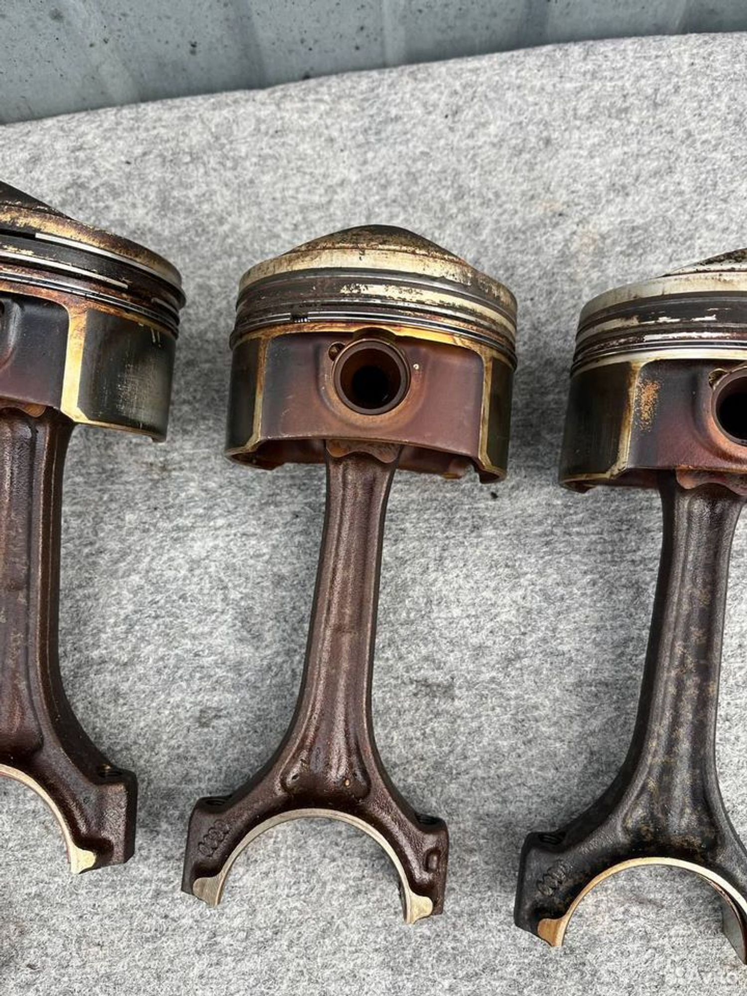 Поршень Audi a4 b7 2.0 tfsi bpg, 2000 рублей, Семиозерка