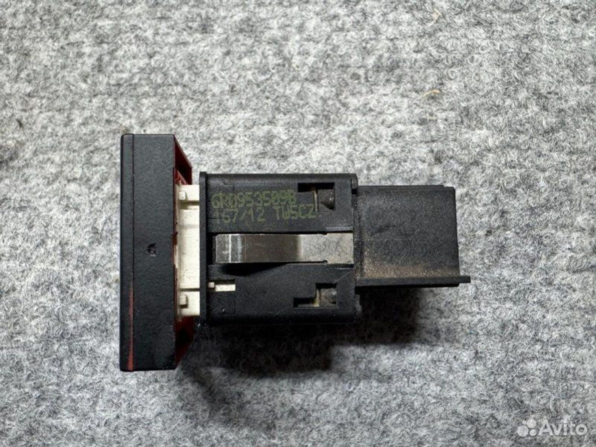 Кнопка аварийной сигнализации Volkswagen Polo CFN, 700 рублей, Семиозерка