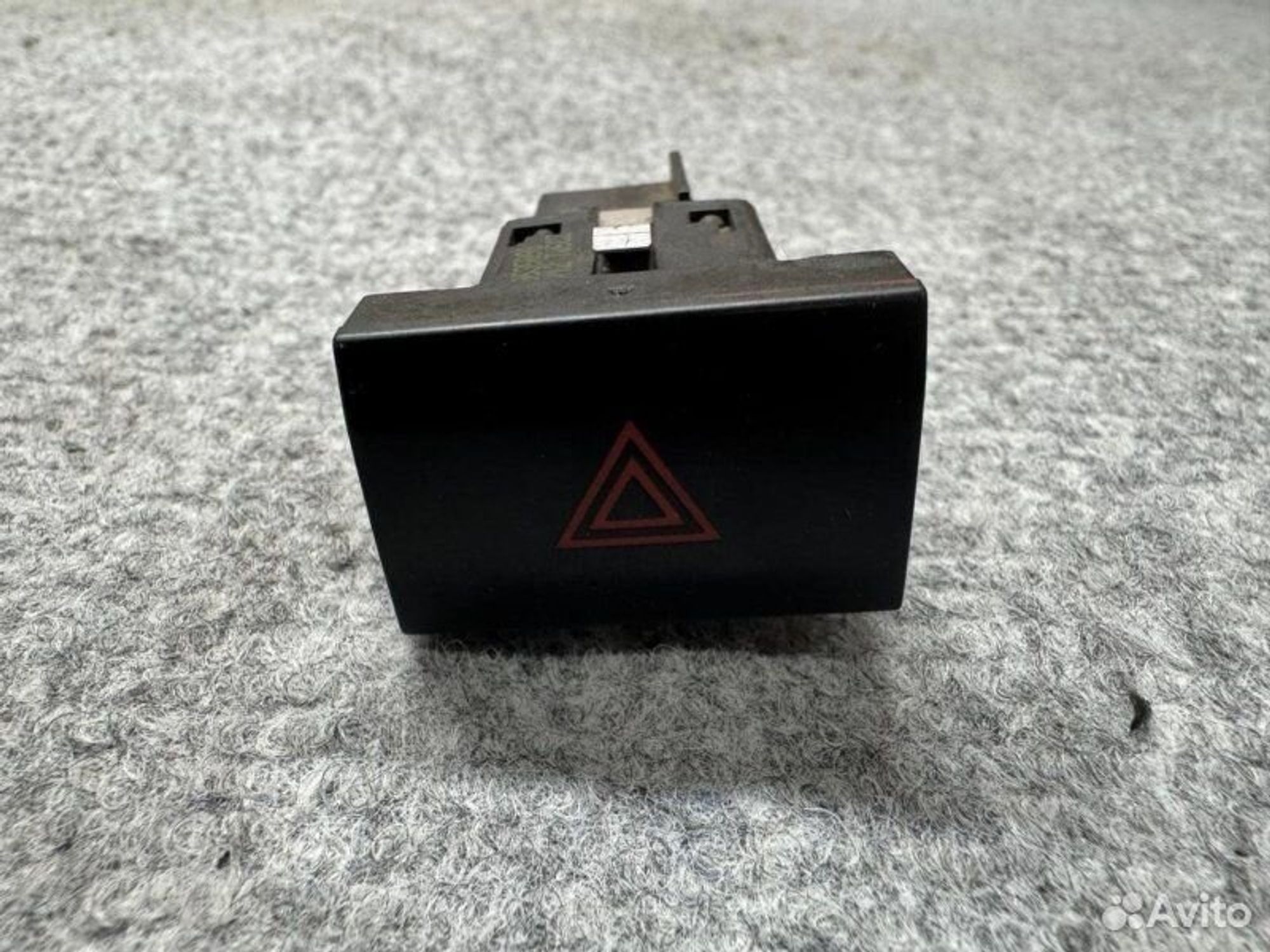 Кнопка аварийной сигнализации Volkswagen Polo CFN, 700 рублей, Семиозерка