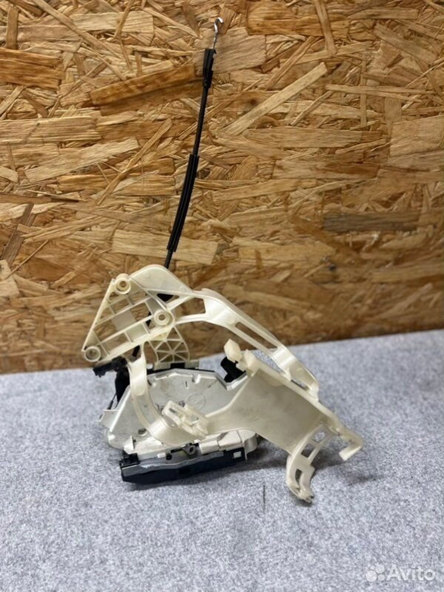 Замок боковой двери задний левый Volkswagen Tiguan, 2100 рублей, Семиозерка