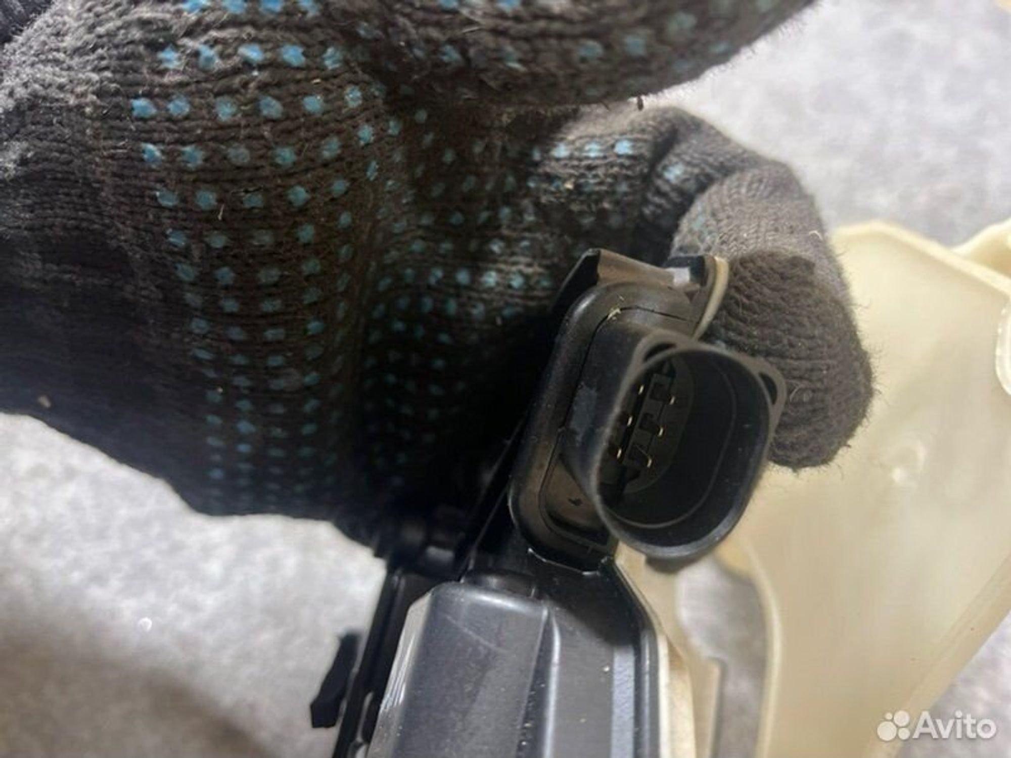 Замок боковой двери задний левый Volkswagen Tiguan, 2100 рублей, Семиозерка