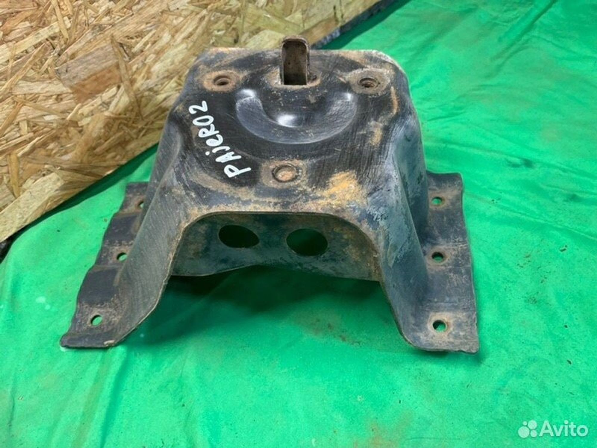 Крепление запасного колеса Mitsubishi Pajero 6G72, 2000 рублей, Семиозерка