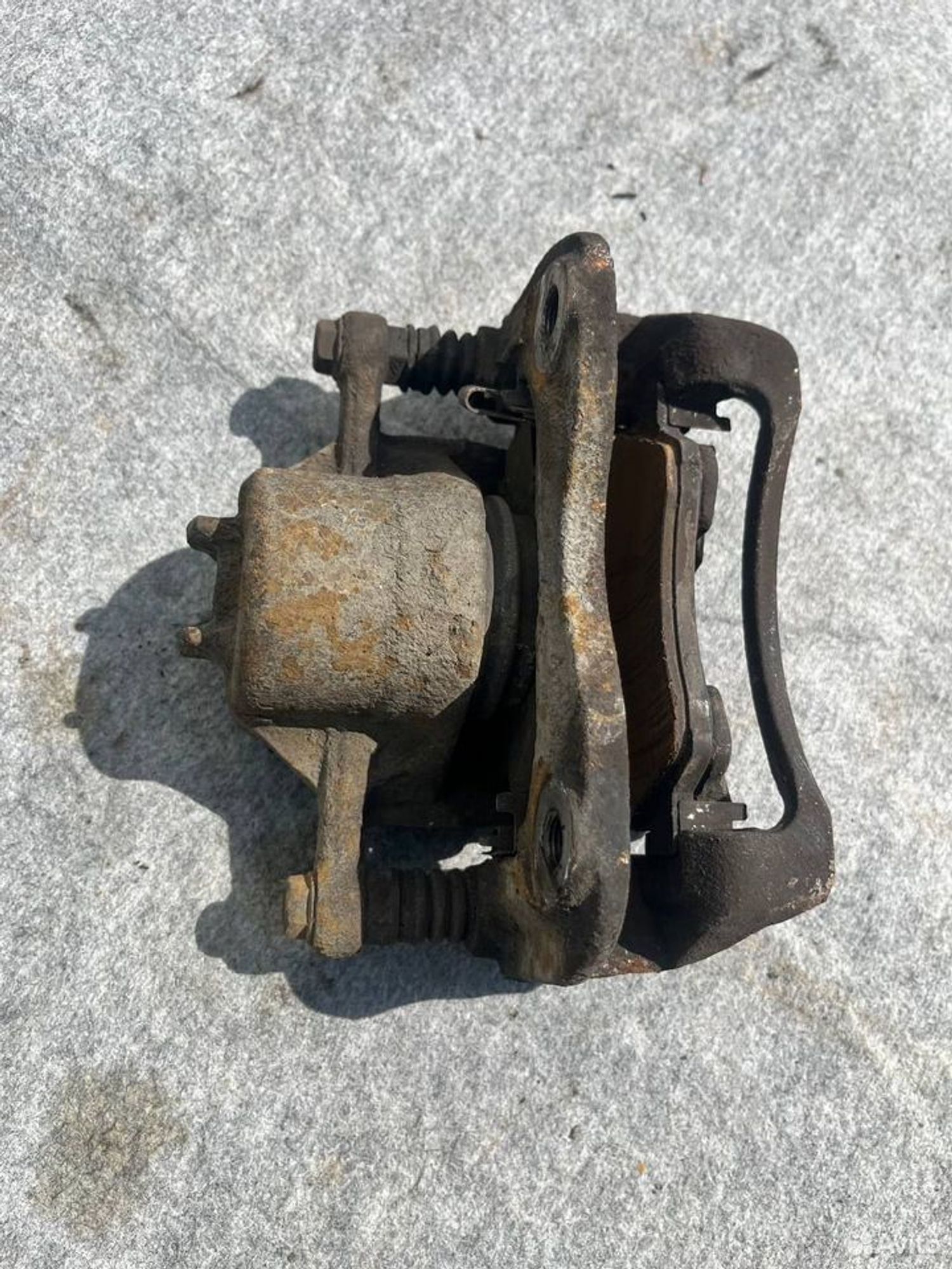 Суппорт передний левый Hyundai Solaris 1, 2000 рублей, Семиозерка