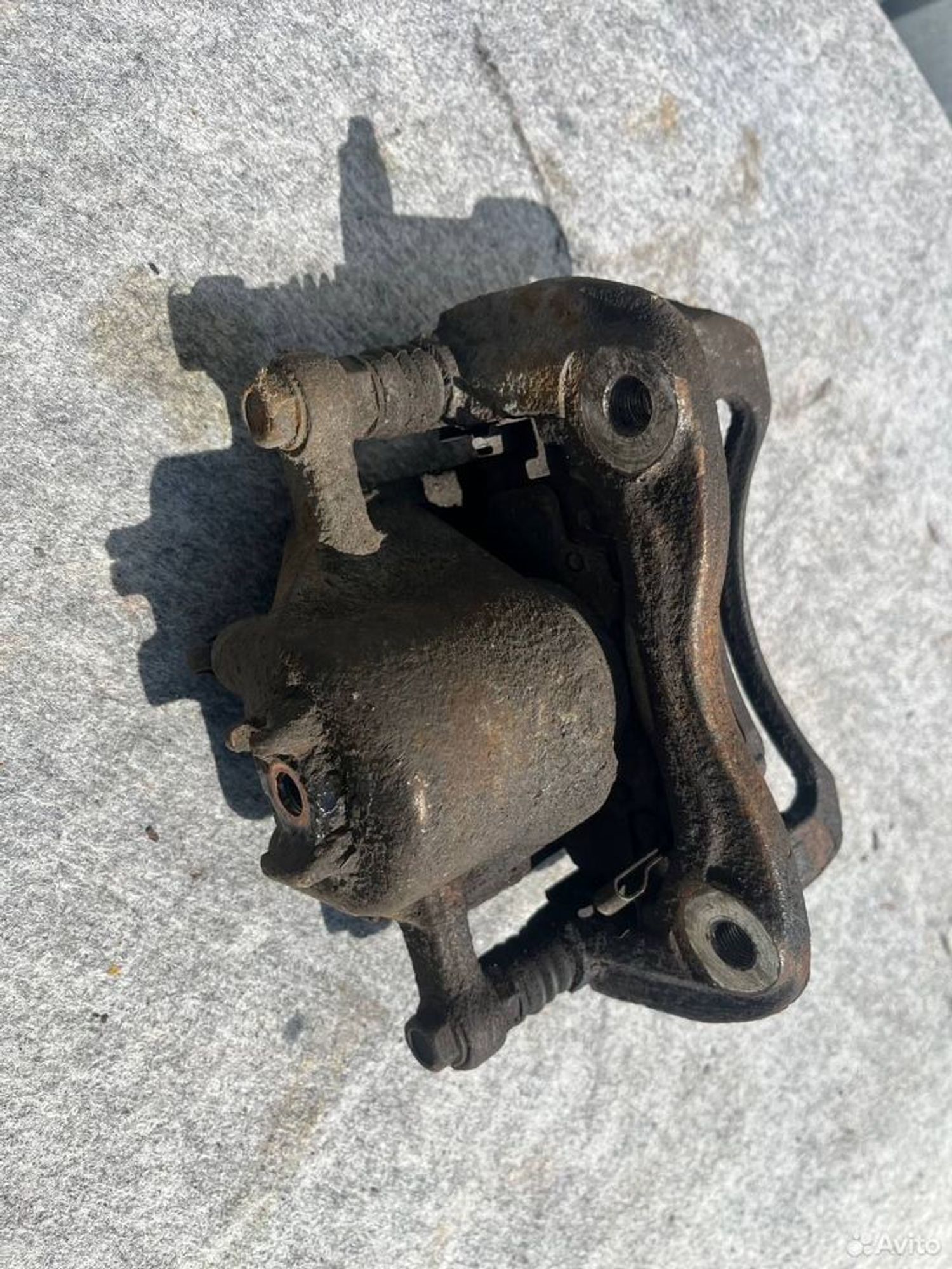 Суппорт передний левый Hyundai Solaris 1, 2000 рублей, Семиозерка