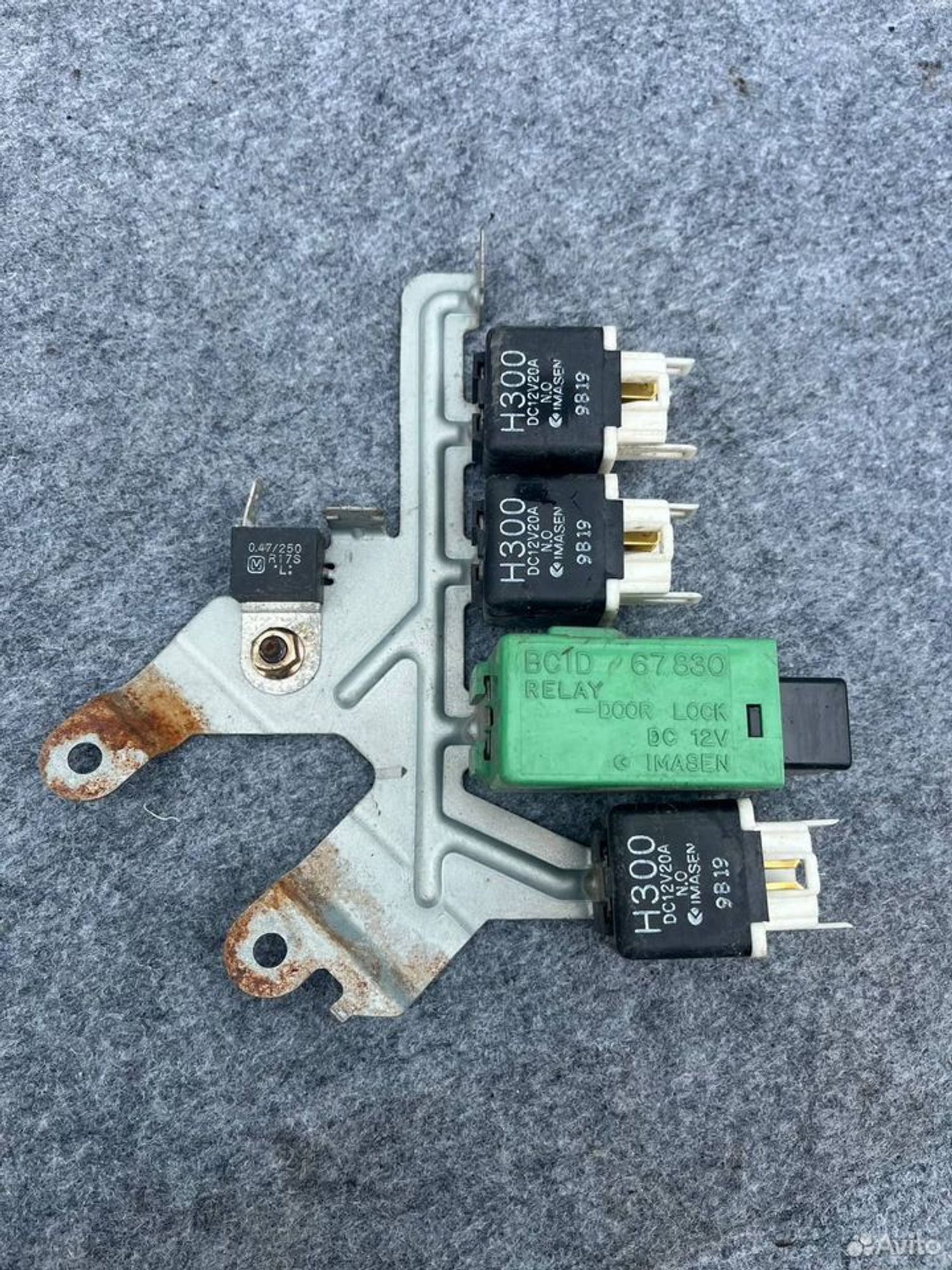 Реле предохранителей Mazda Milenia, 1500 рублей, Семиозерка