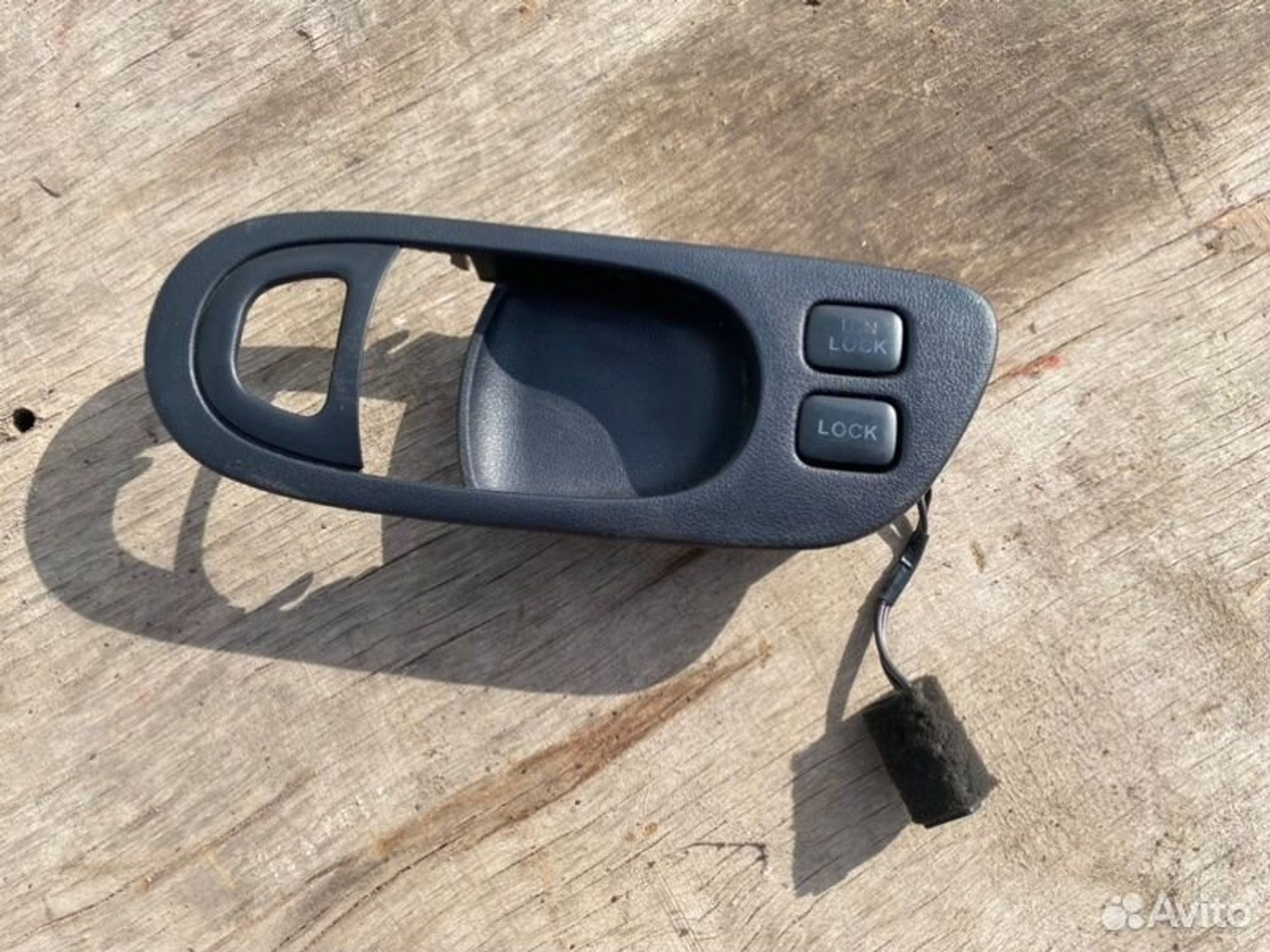 Кнопка открывания бензобака Mazda Milenia TA5P KL, 1000 рублей, Семиозерка