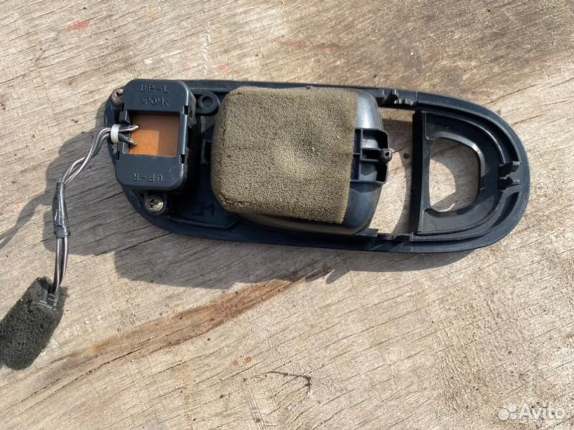 Кнопка открывания бензобака Mazda Milenia TA5P KL, 1000 рублей, Семиозерка