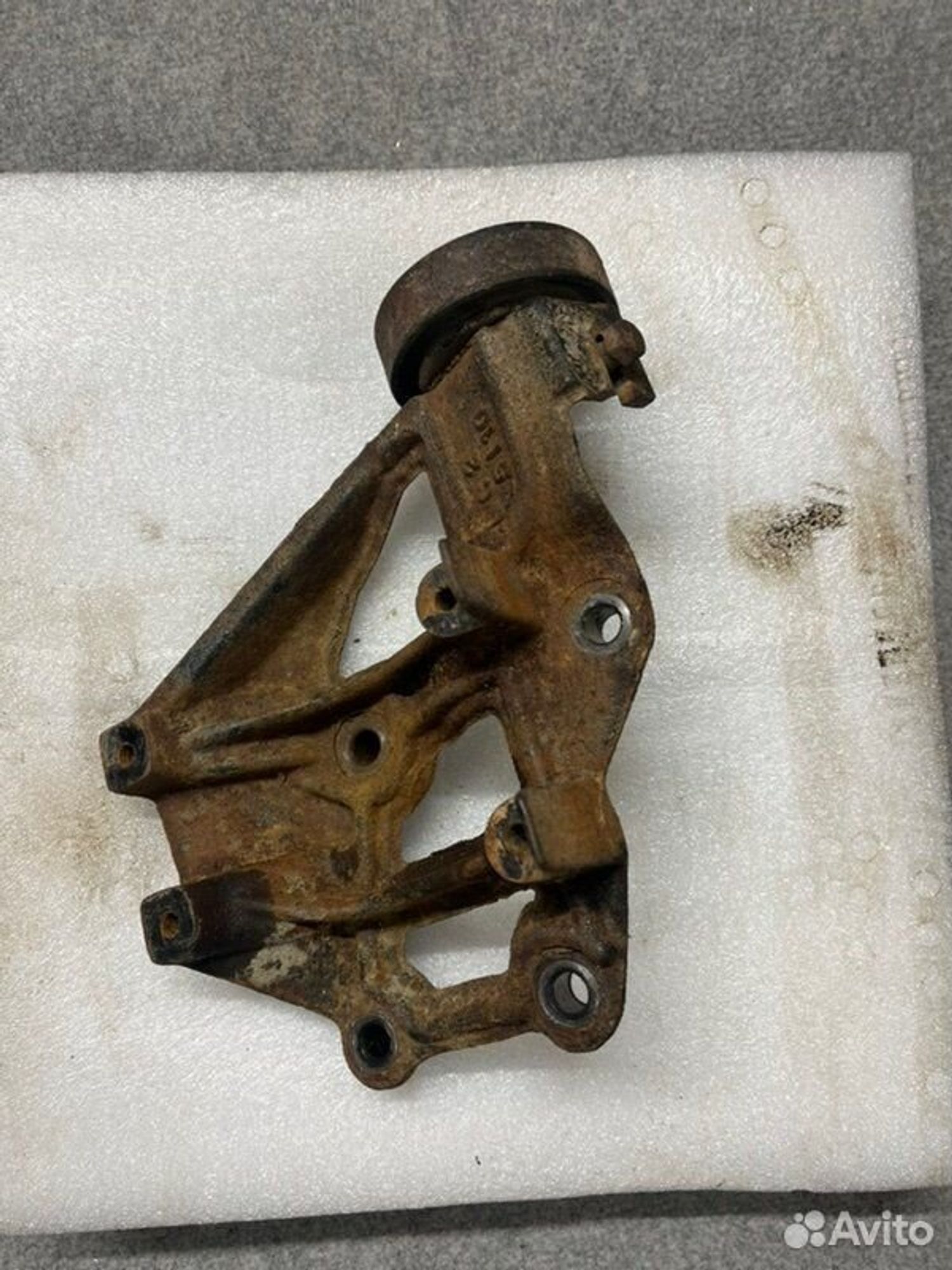 Крепление кондиционера Hyundai Accent G4EB 2006, 1000 рублей, Семиозерка