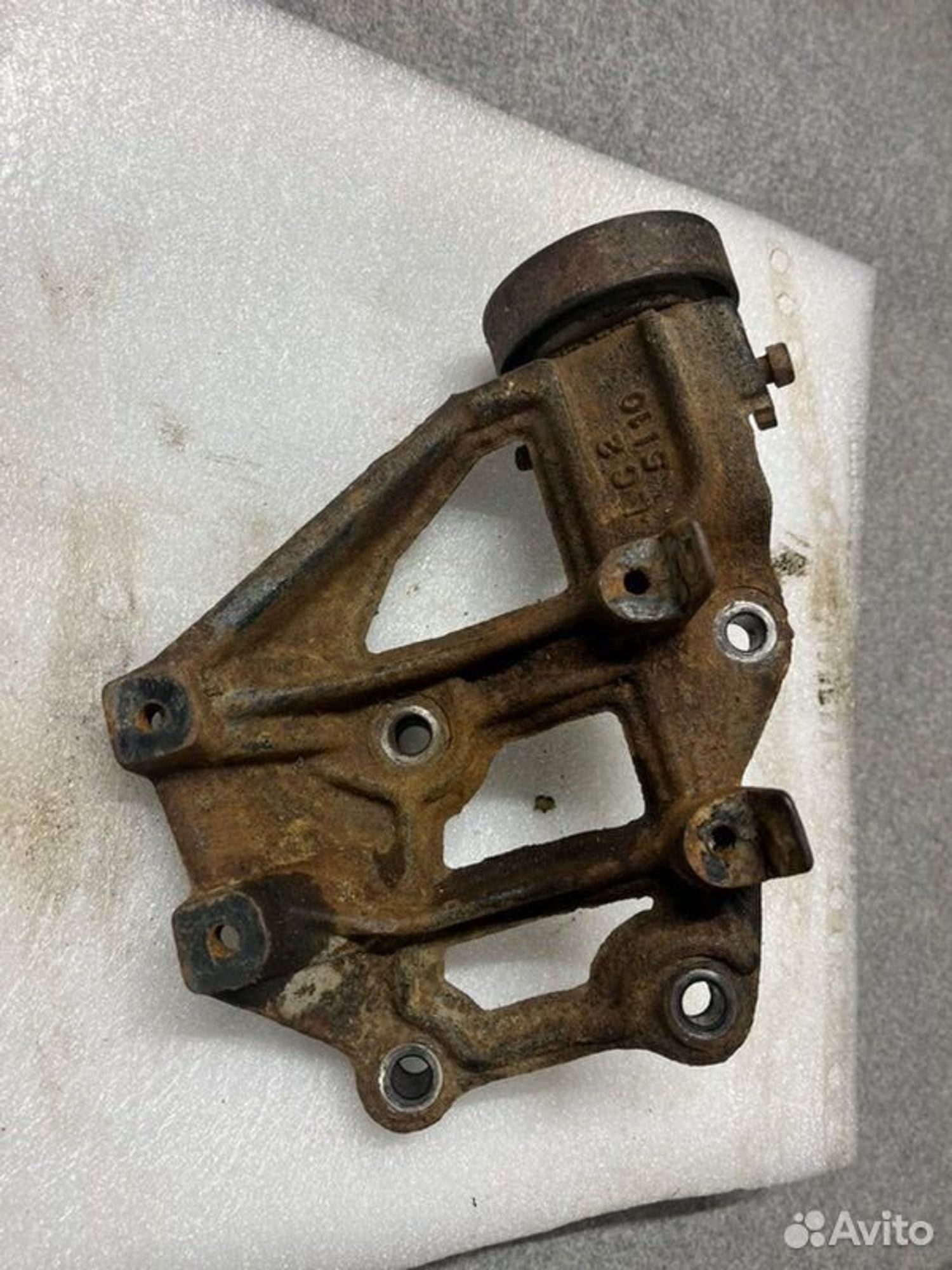 Крепление кондиционера Hyundai Accent G4EB 2006, 1000 рублей, Семиозерка