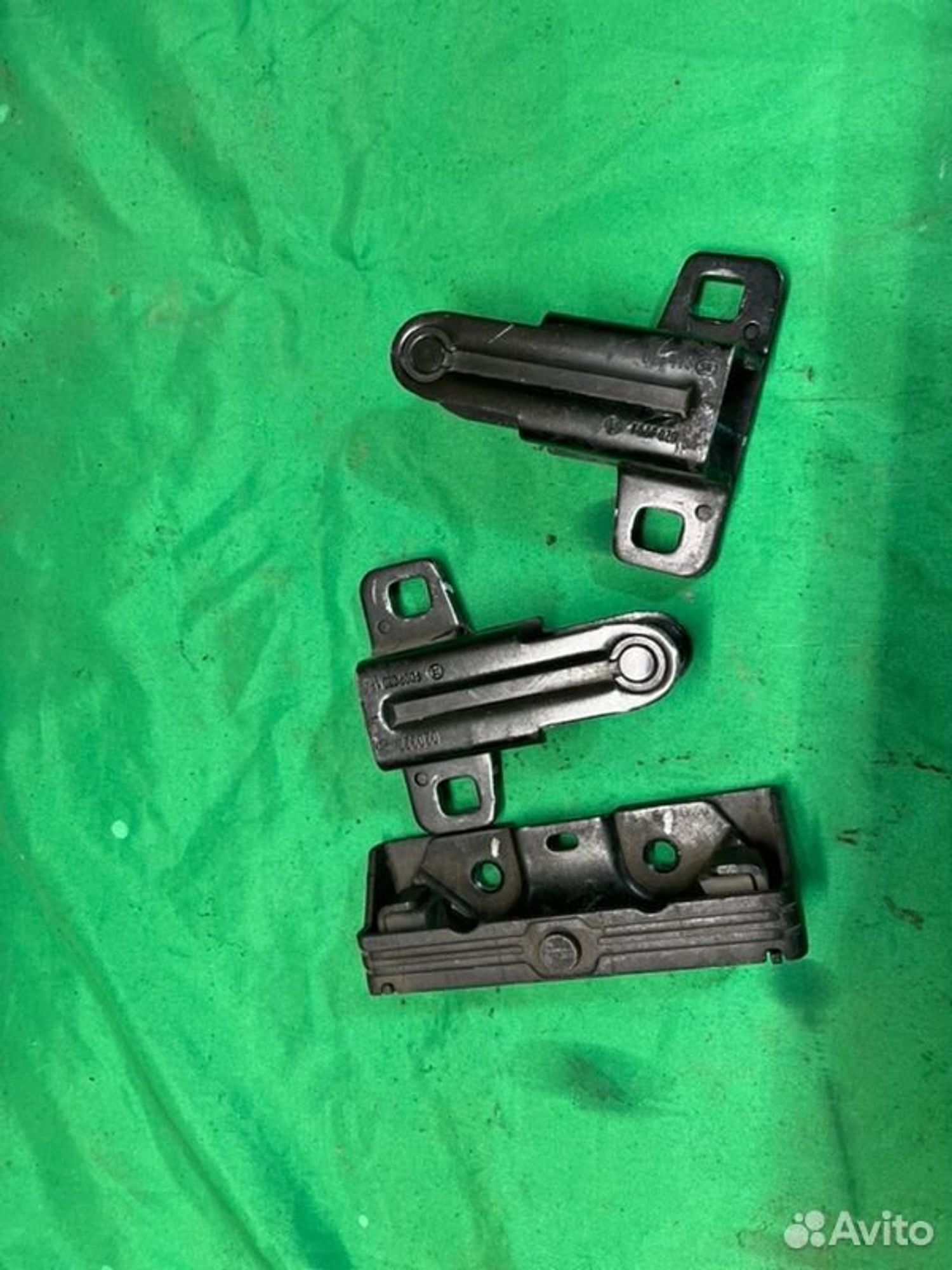 Петля крышки багажника Bmw X5 E53 M54B30 2002, 1050 рублей, Семиозерка