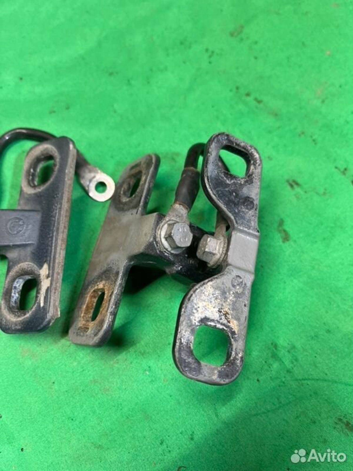 Петля крышки багажника Bmw X5 E53 M54B30 2002, 1050 рублей, Семиозерка