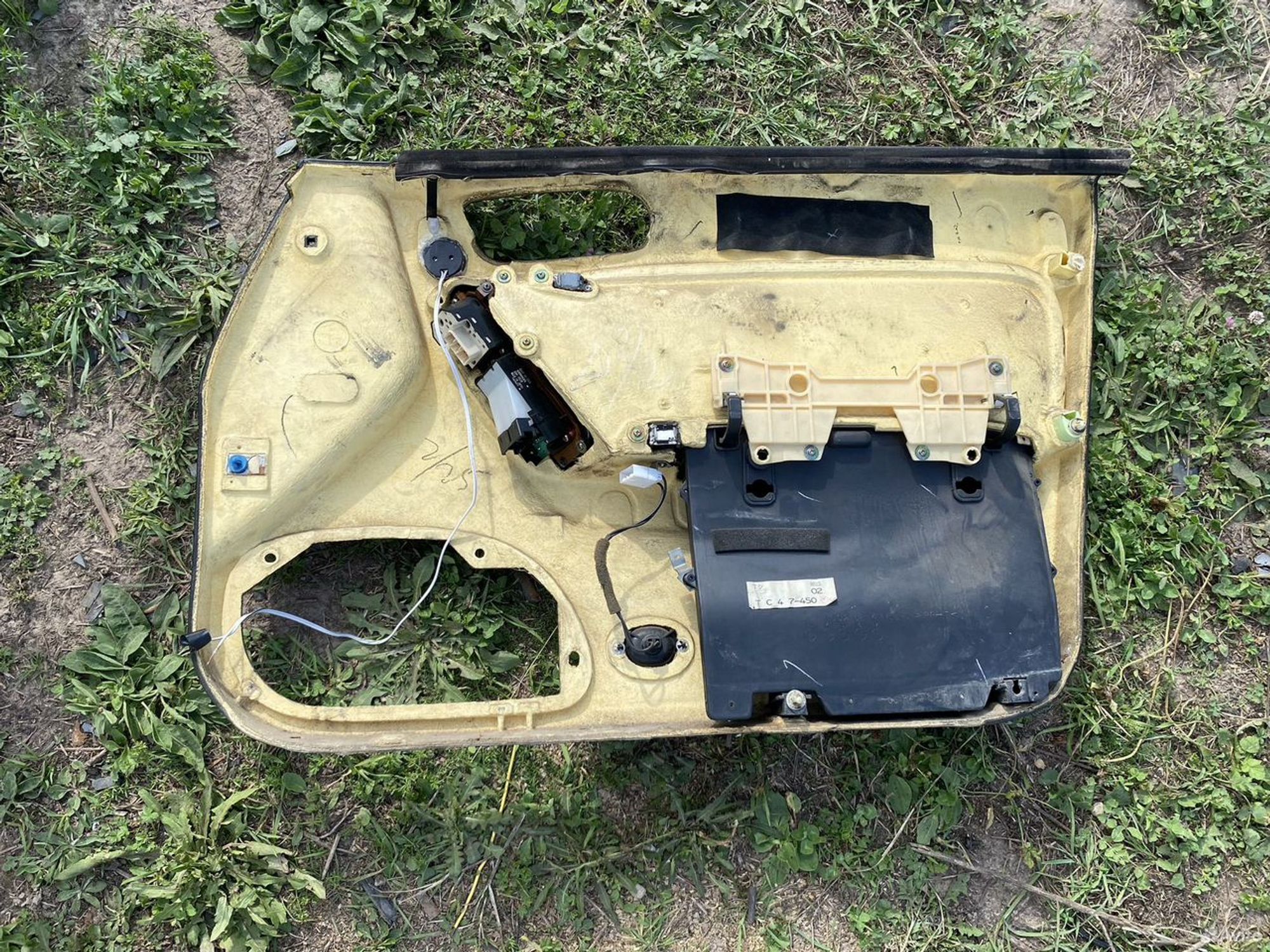 Обшивка двери левая передняя mazda миления, 1500 рублей, Семиозерка