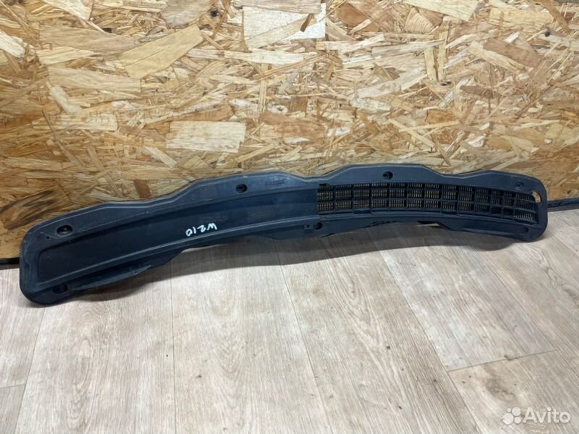 Решетка капота Mercedes E240 W210 M112911 1998, 1000 рублей, Семиозерка